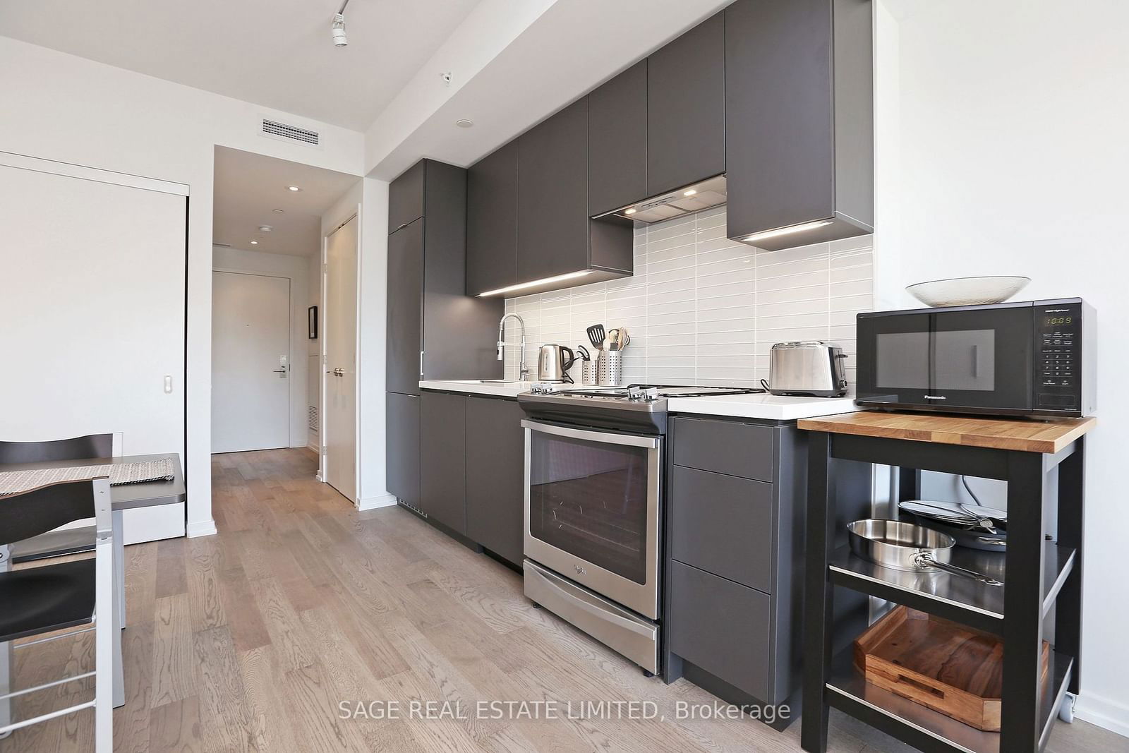 60 Colborne St, unit 605 for rent