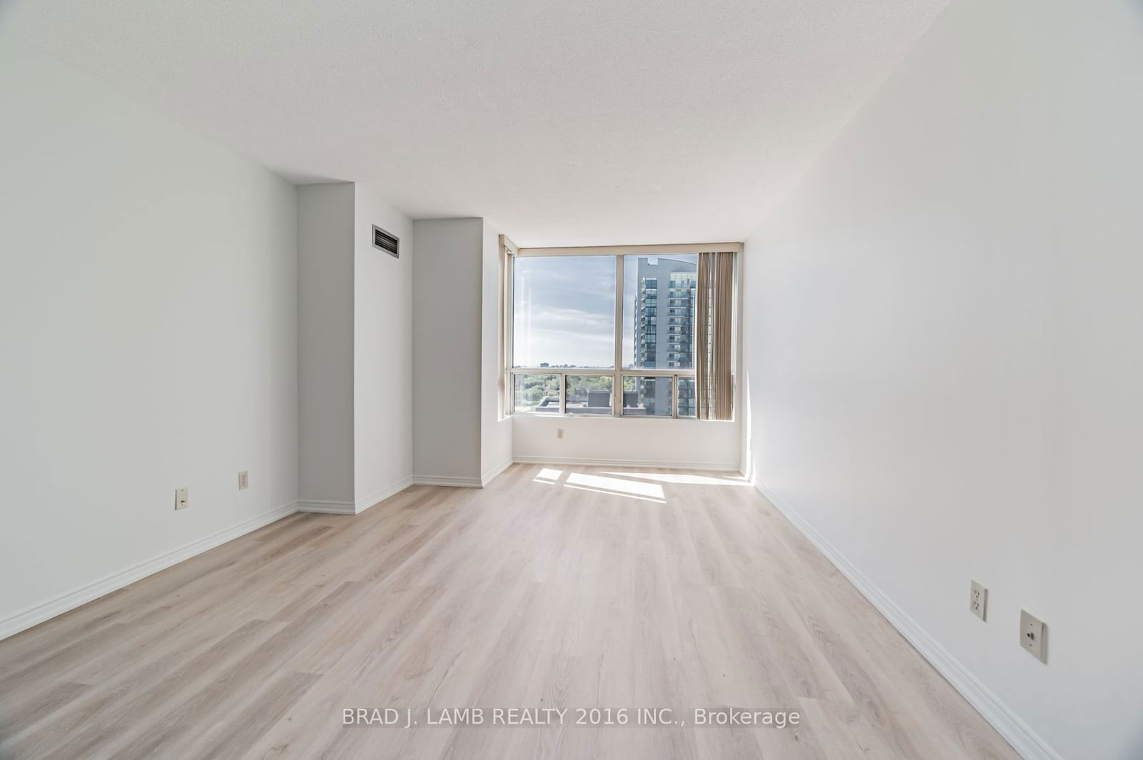 5765 Yonge St, unit 1602 for rent - image #10