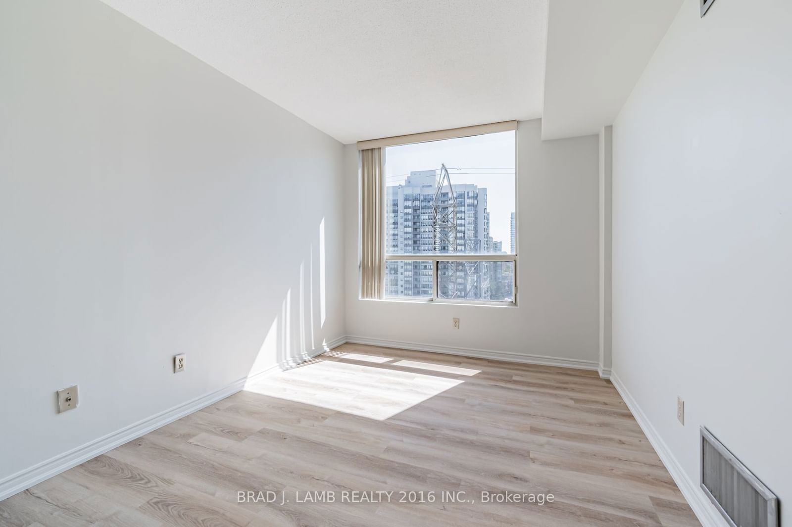 5765 Yonge St, unit 1602 for rent