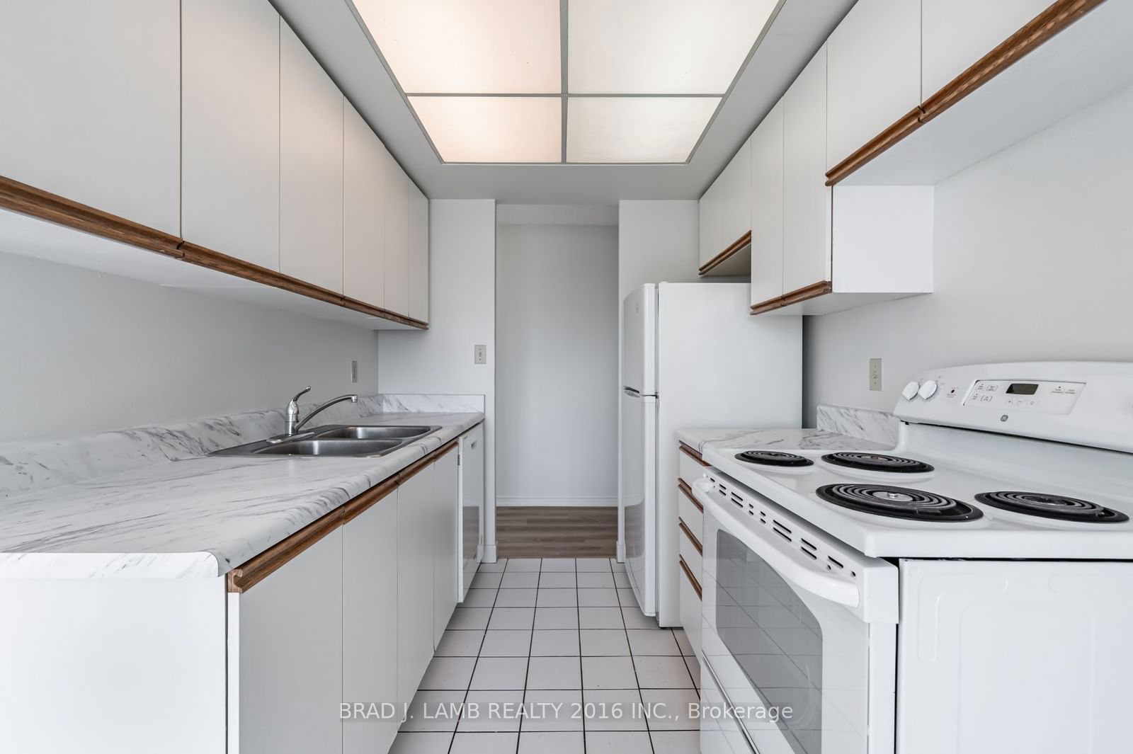 5765 Yonge St, unit 1602 for rent