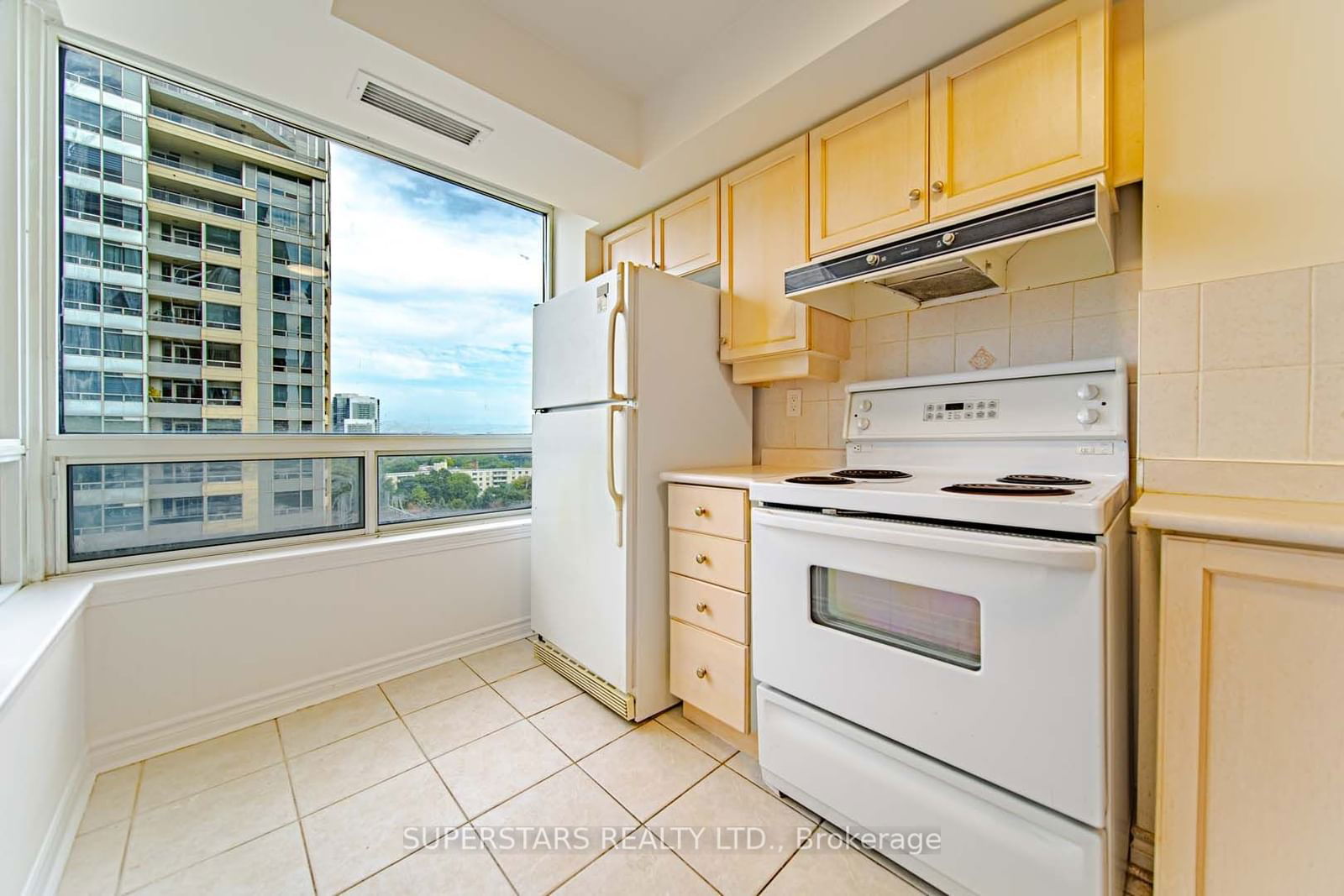 2 Rean Dr, unit 1008 for sale