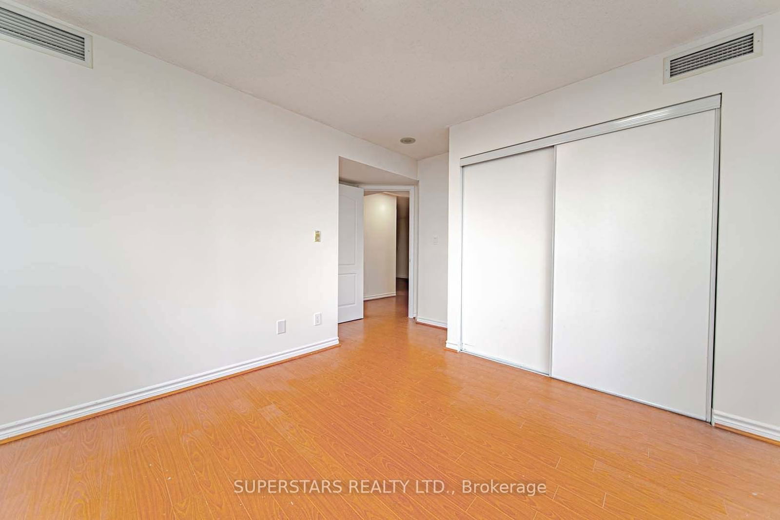 2 Rean Dr, unit 1008 for sale