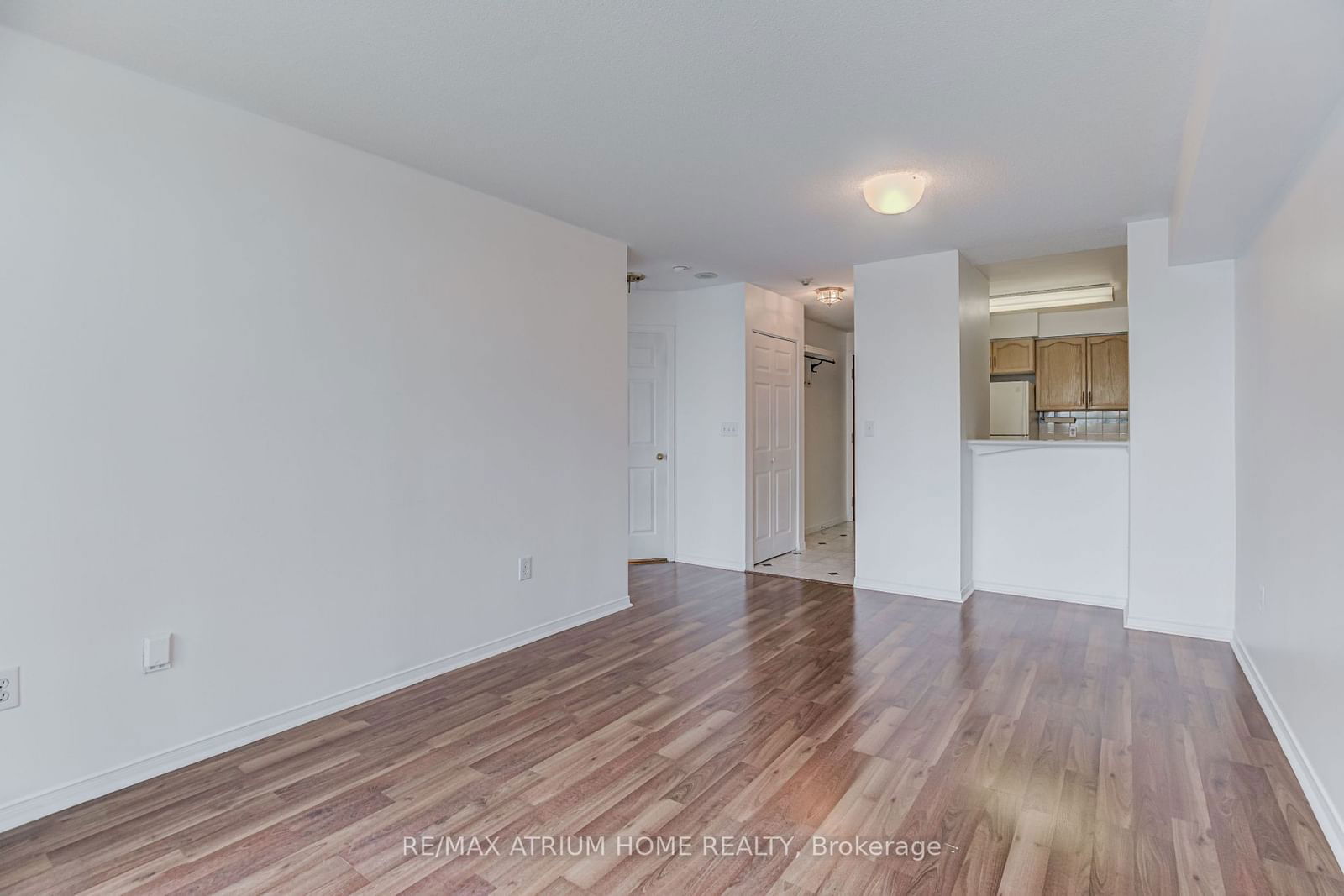 8 Pemberton Ave, unit 511 for sale