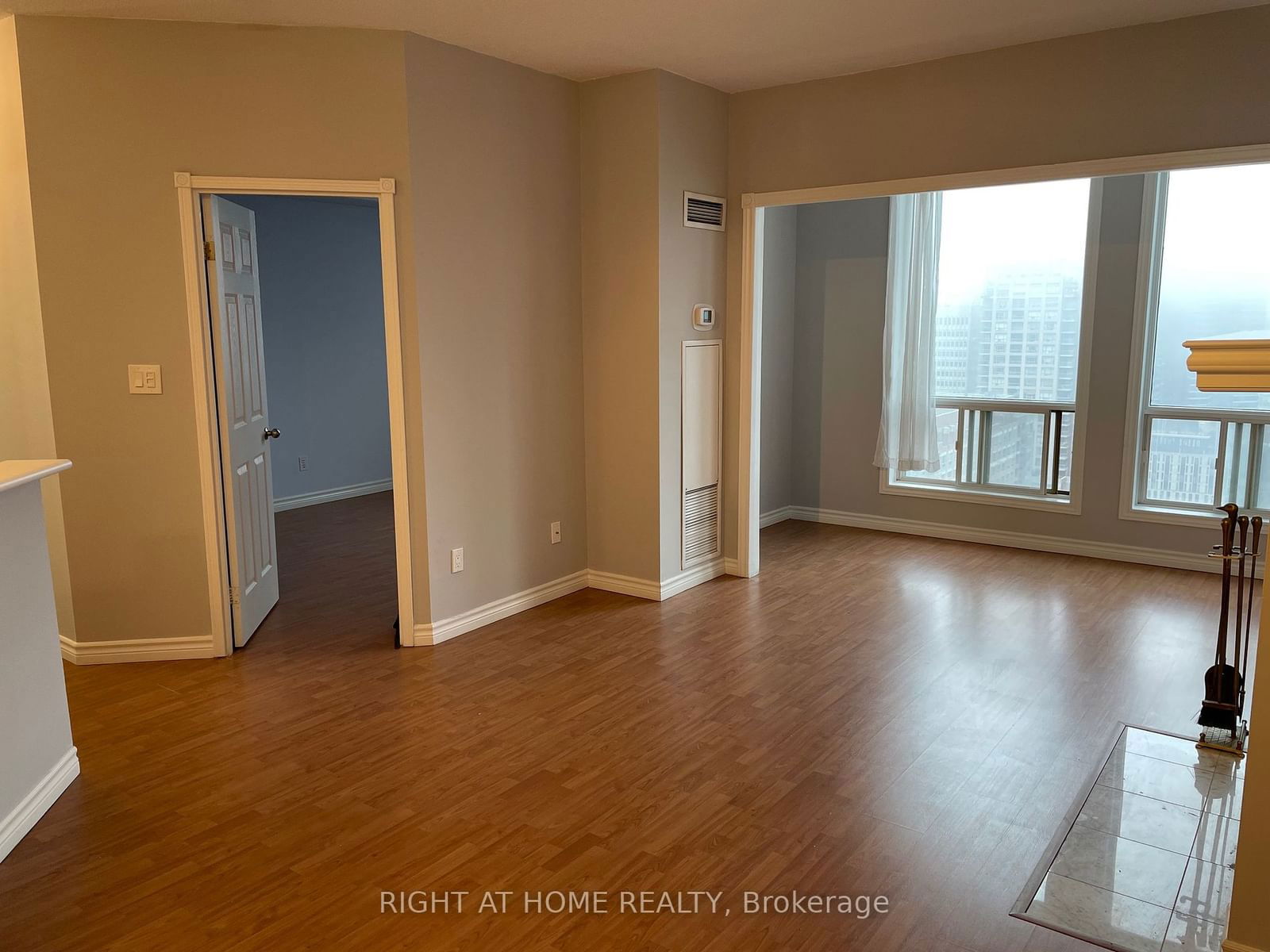 25 GRENVILLE St, unit LPH1 for rent