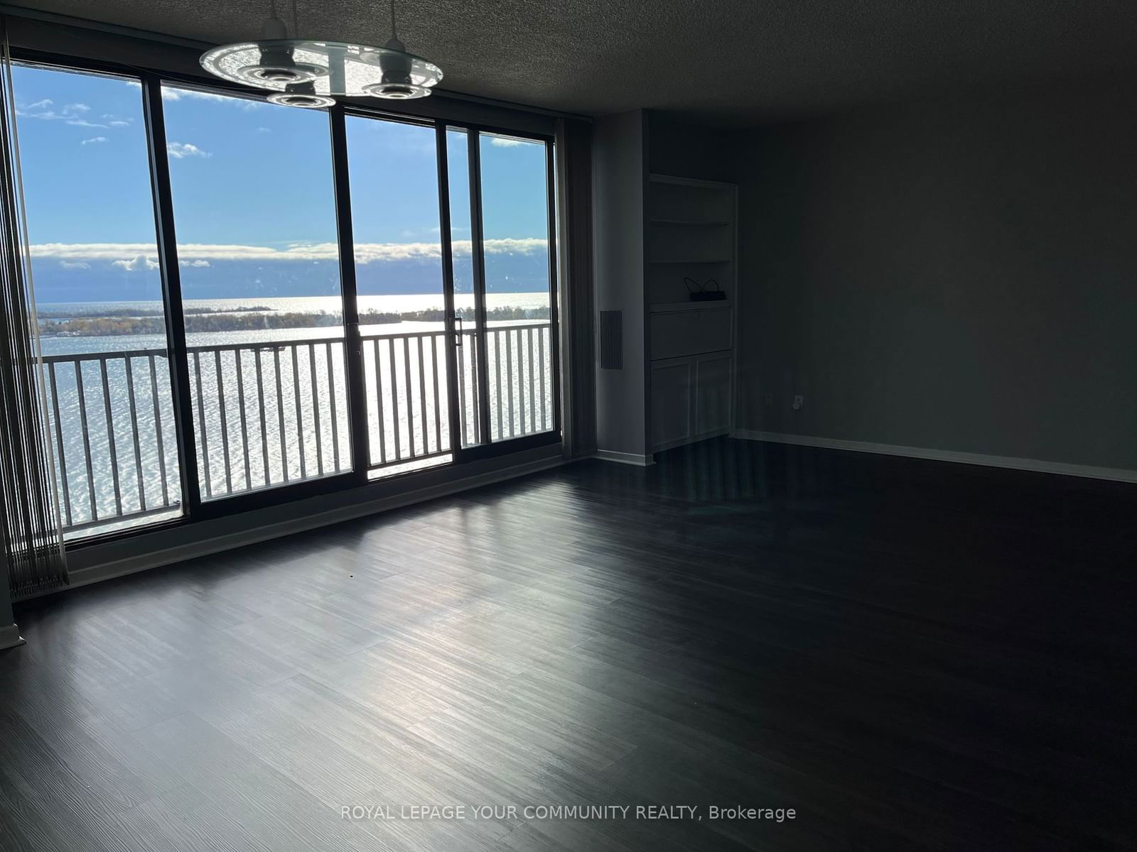 33 Harbour Sq, unit 2621 for rent