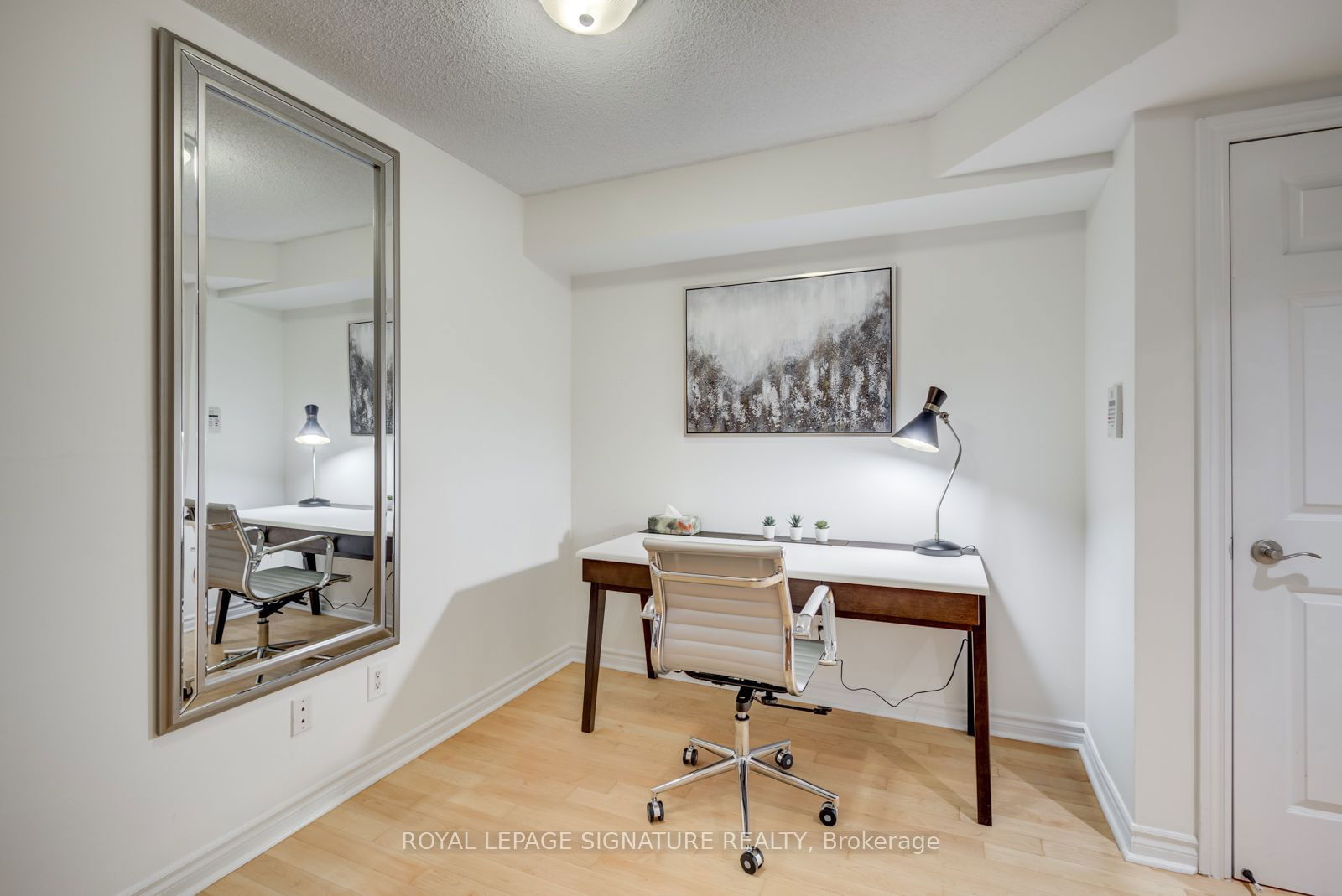 270 Wellington St W, unit 303 for rent - image #4