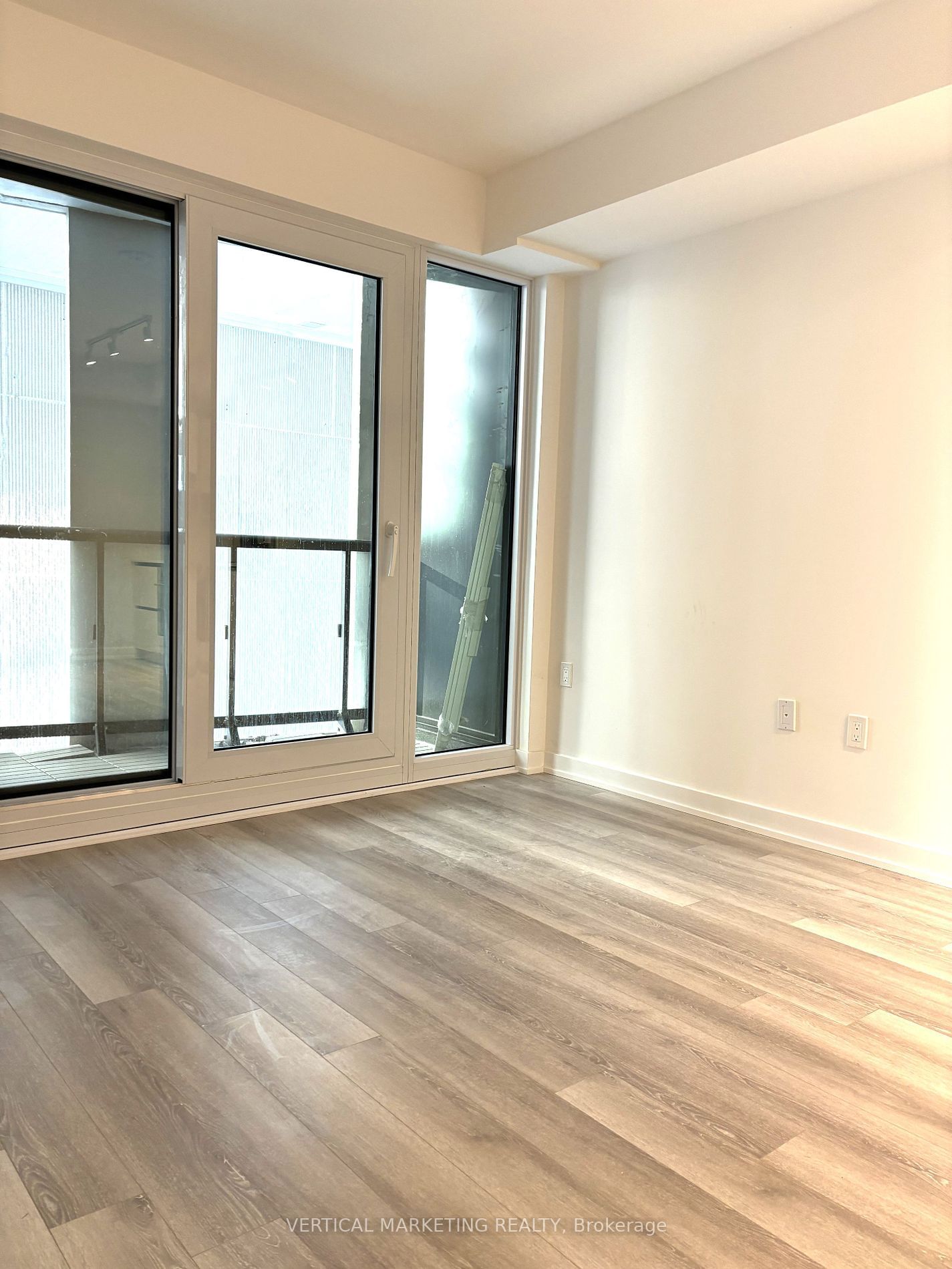 121 St Patrick St, unit 1011b for rent