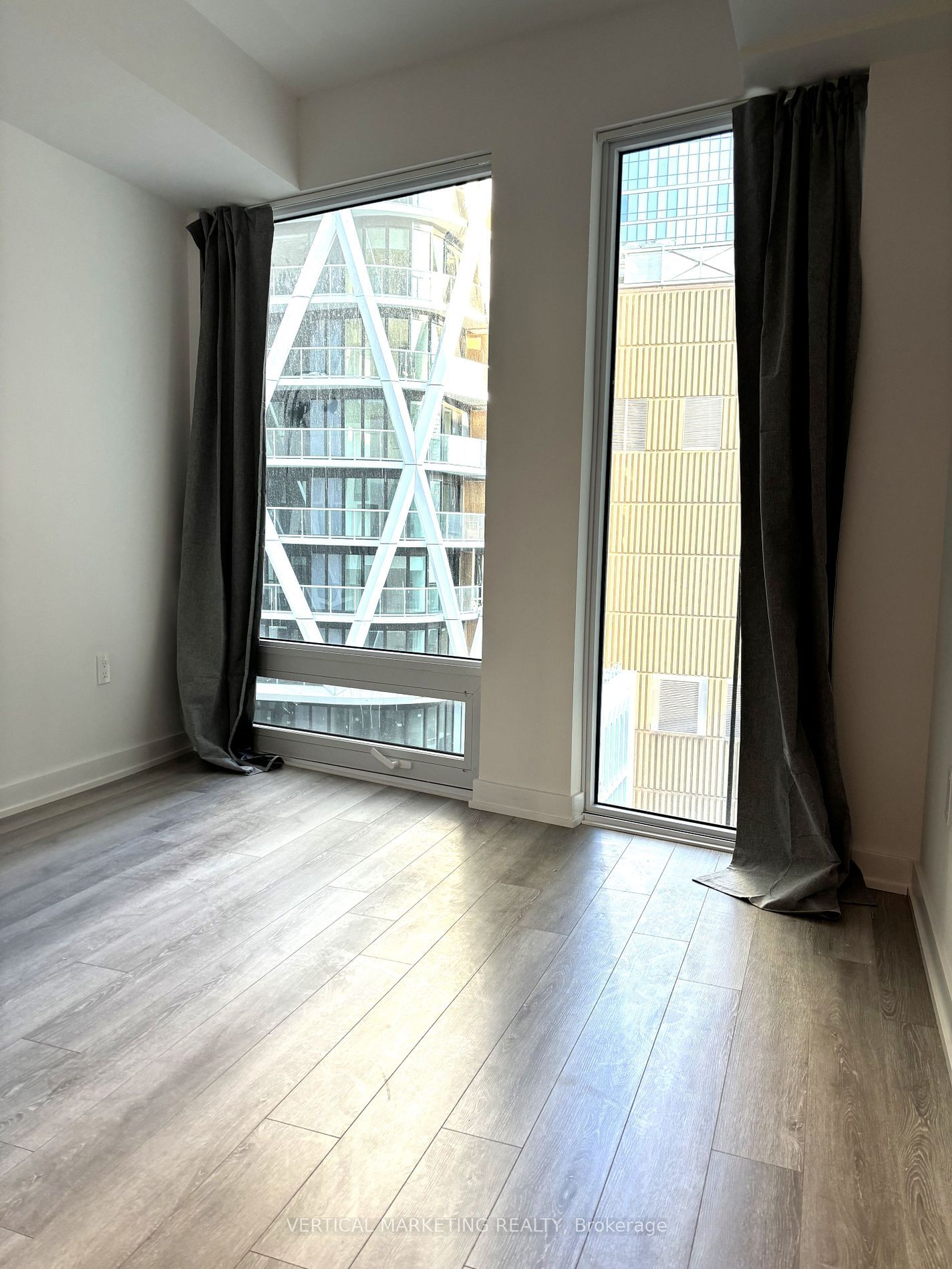 121 St Patrick St, unit 1011b for rent