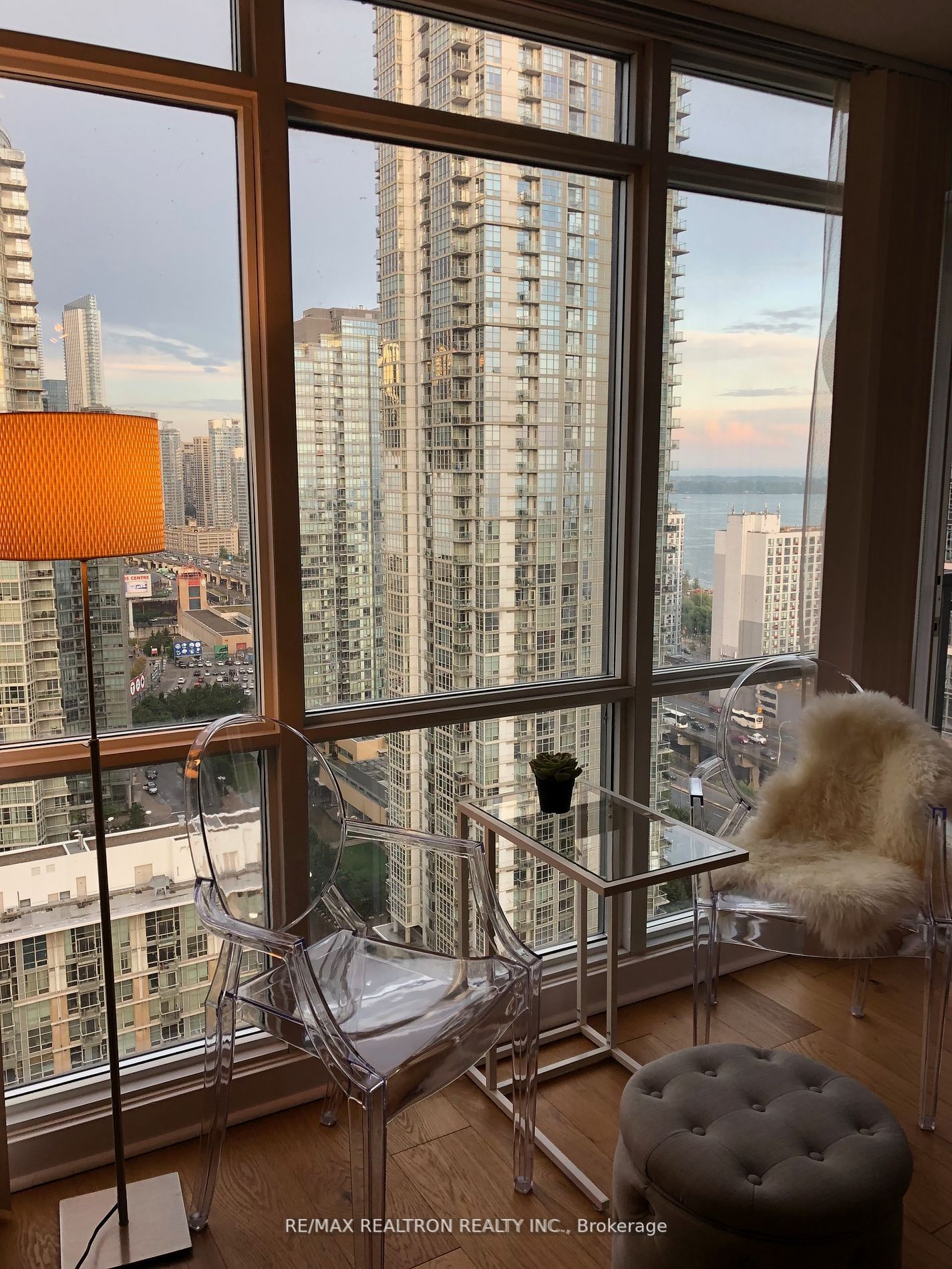 15 Fort York Blvd, unit 3107 for rent - image #4