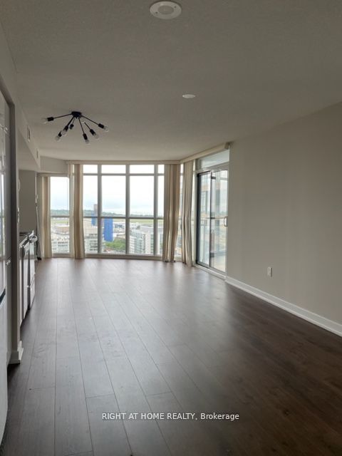 21 Iceboat Terr, unit 2109 for rent - image #3