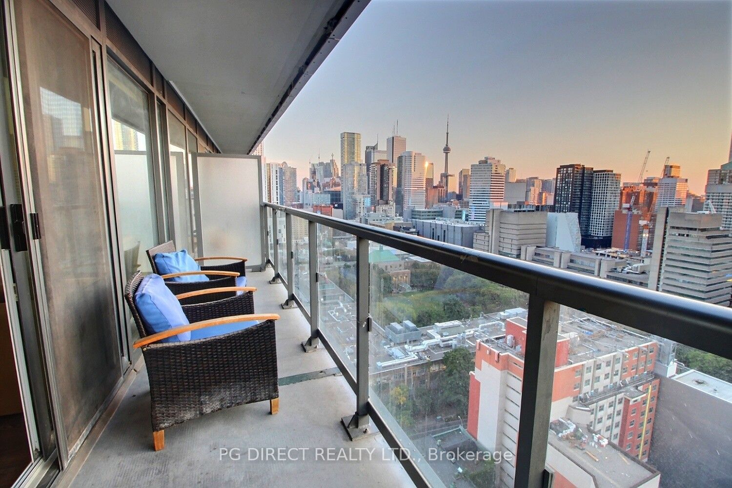 89 McGill St, unit 2101 for sale