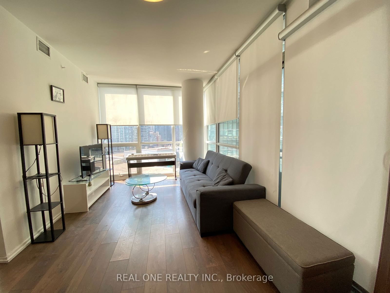 45 Charles St E, unit 1602 for rent - image #3