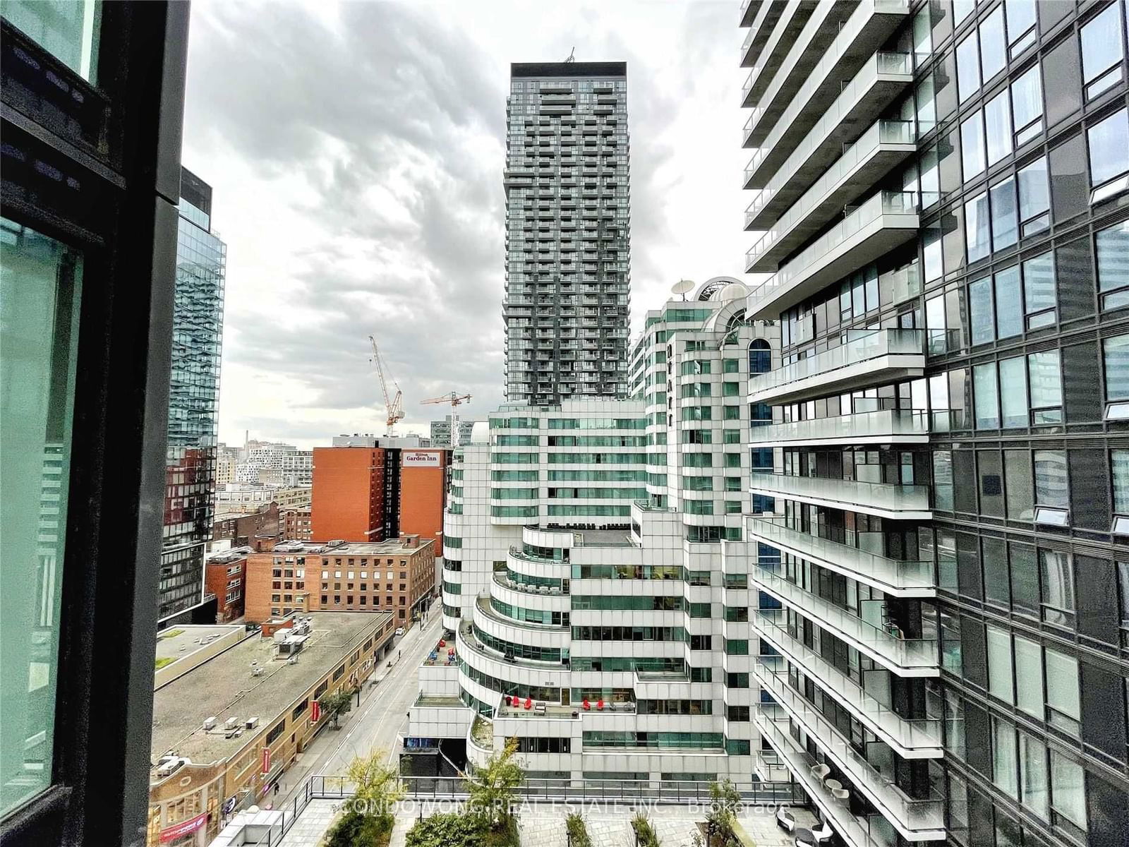 115 Blue Jays Way, unit 1812 for rent - image #7