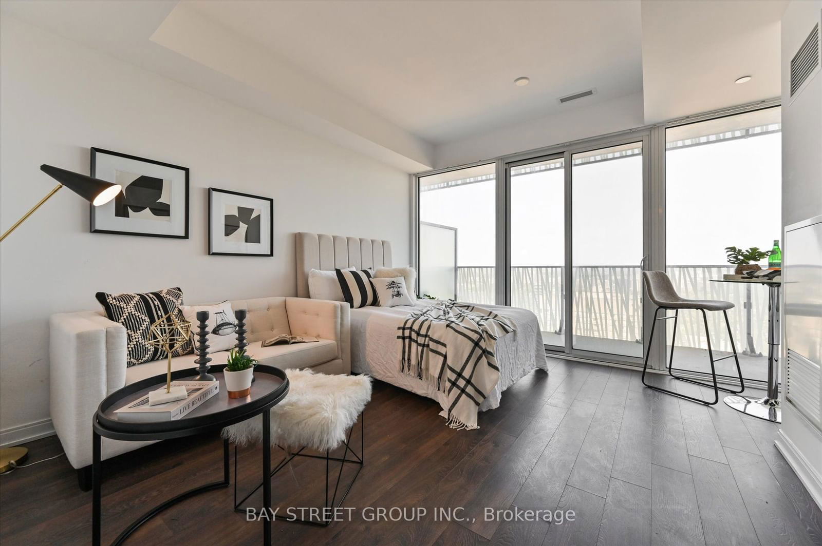 42 Charles St E, unit 4607 for sale