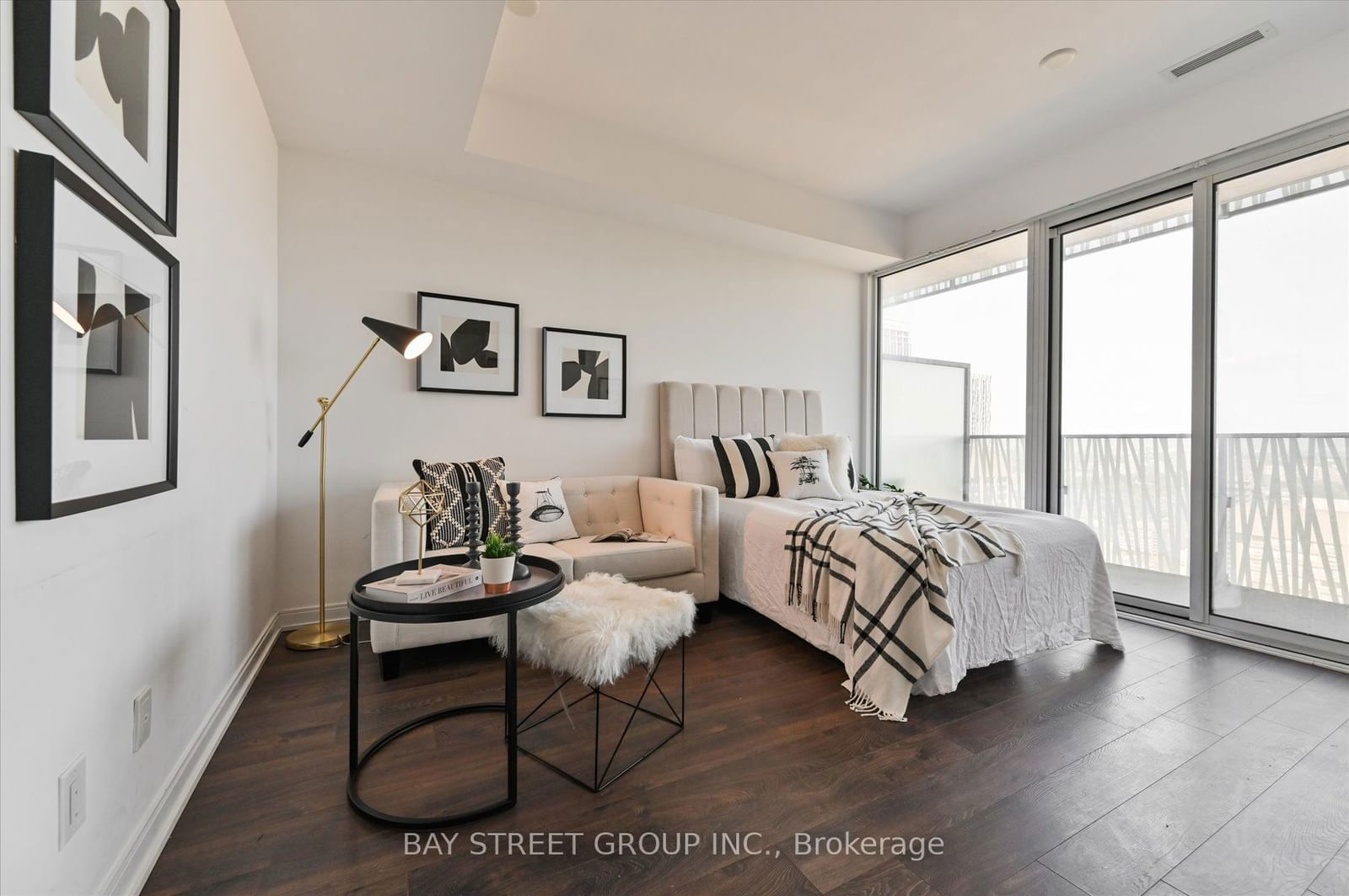 42 Charles St E, unit 4607 for sale