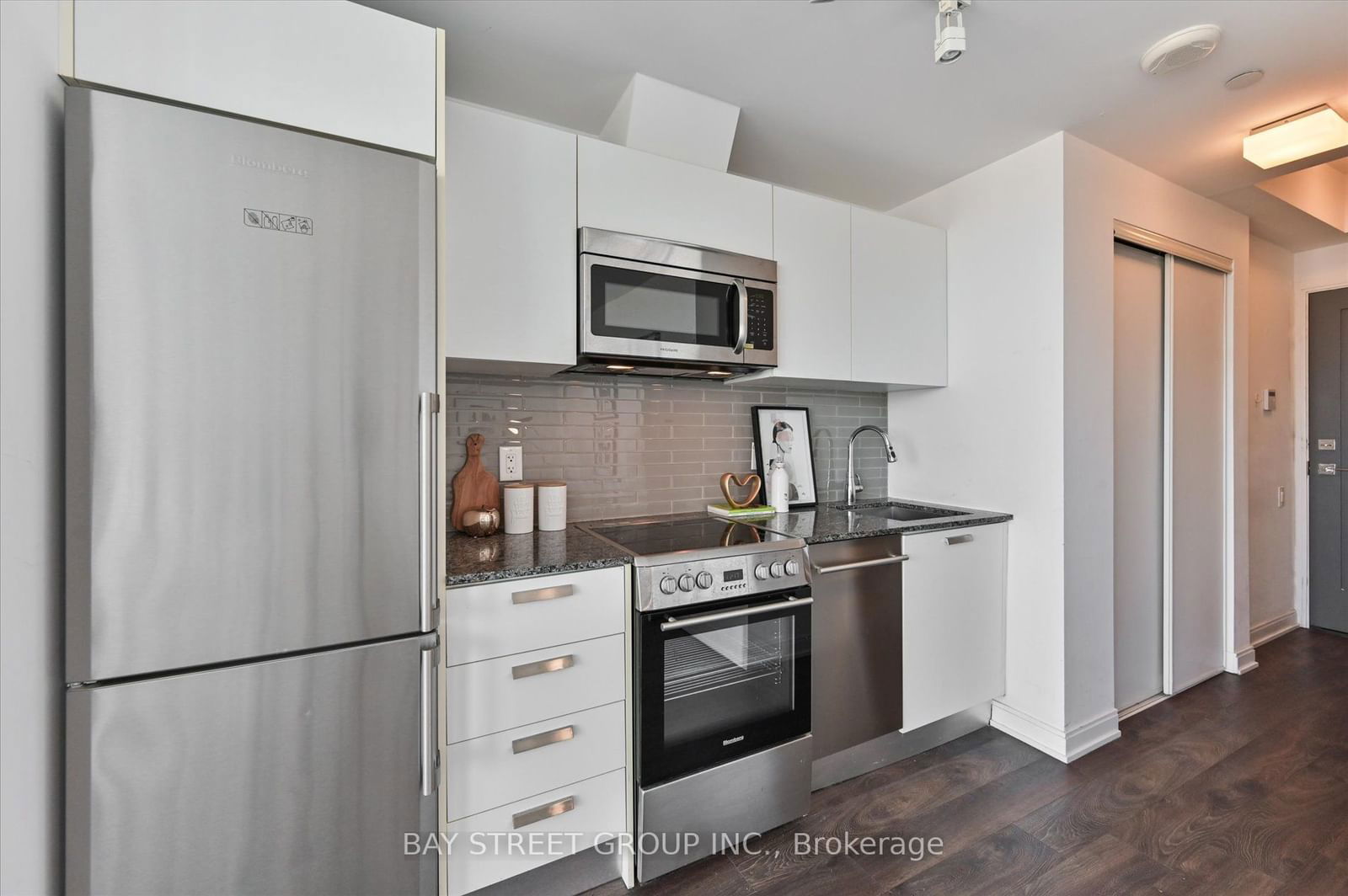 42 Charles St E, unit 4607 for sale