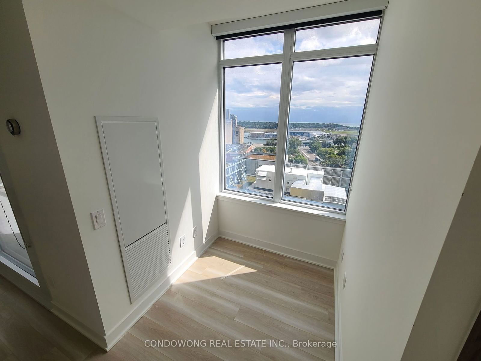 17 Bathurst St, unit 1802 for rent - image #10