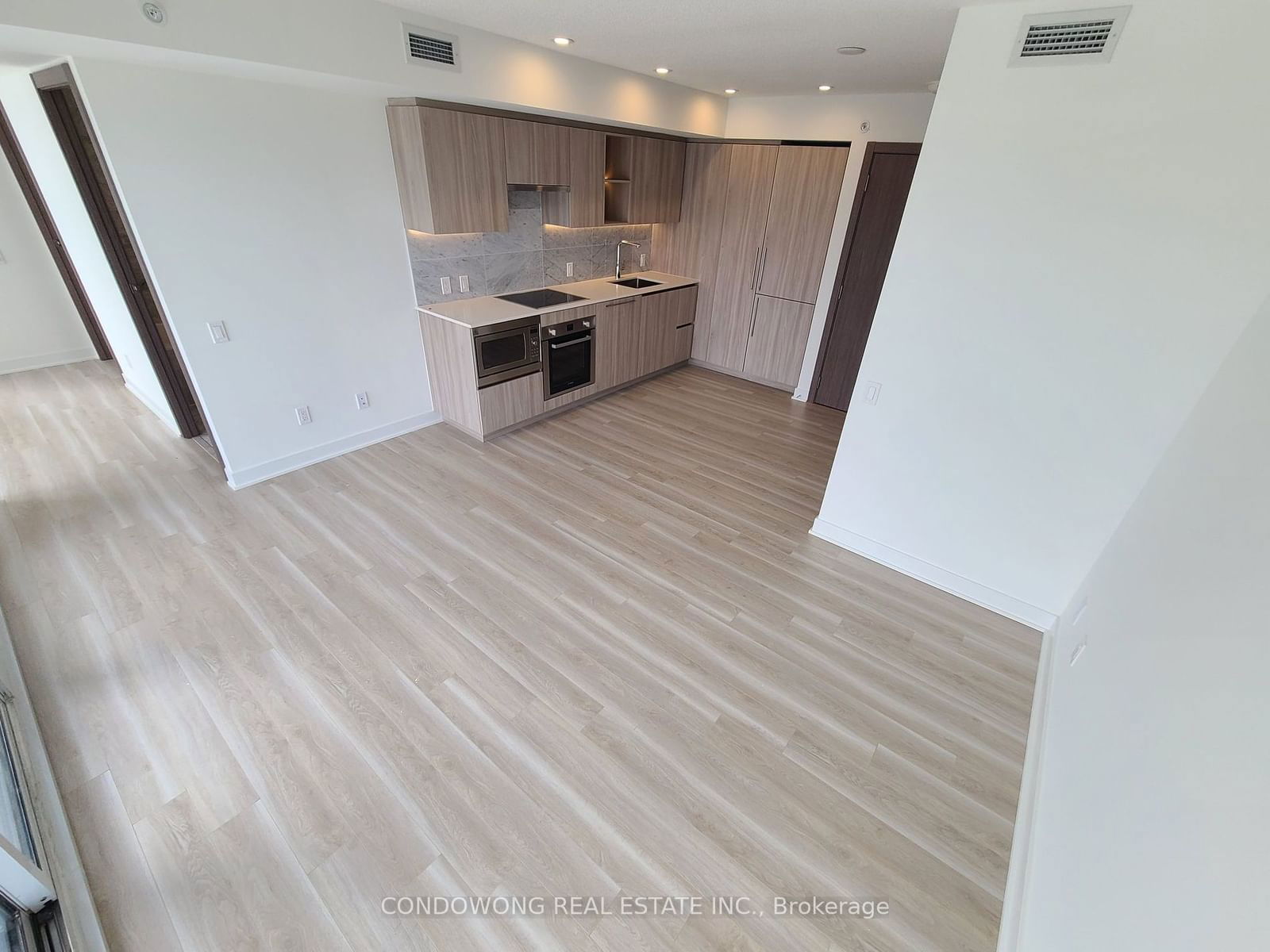 17 Bathurst St, unit 1802 for rent - image #3