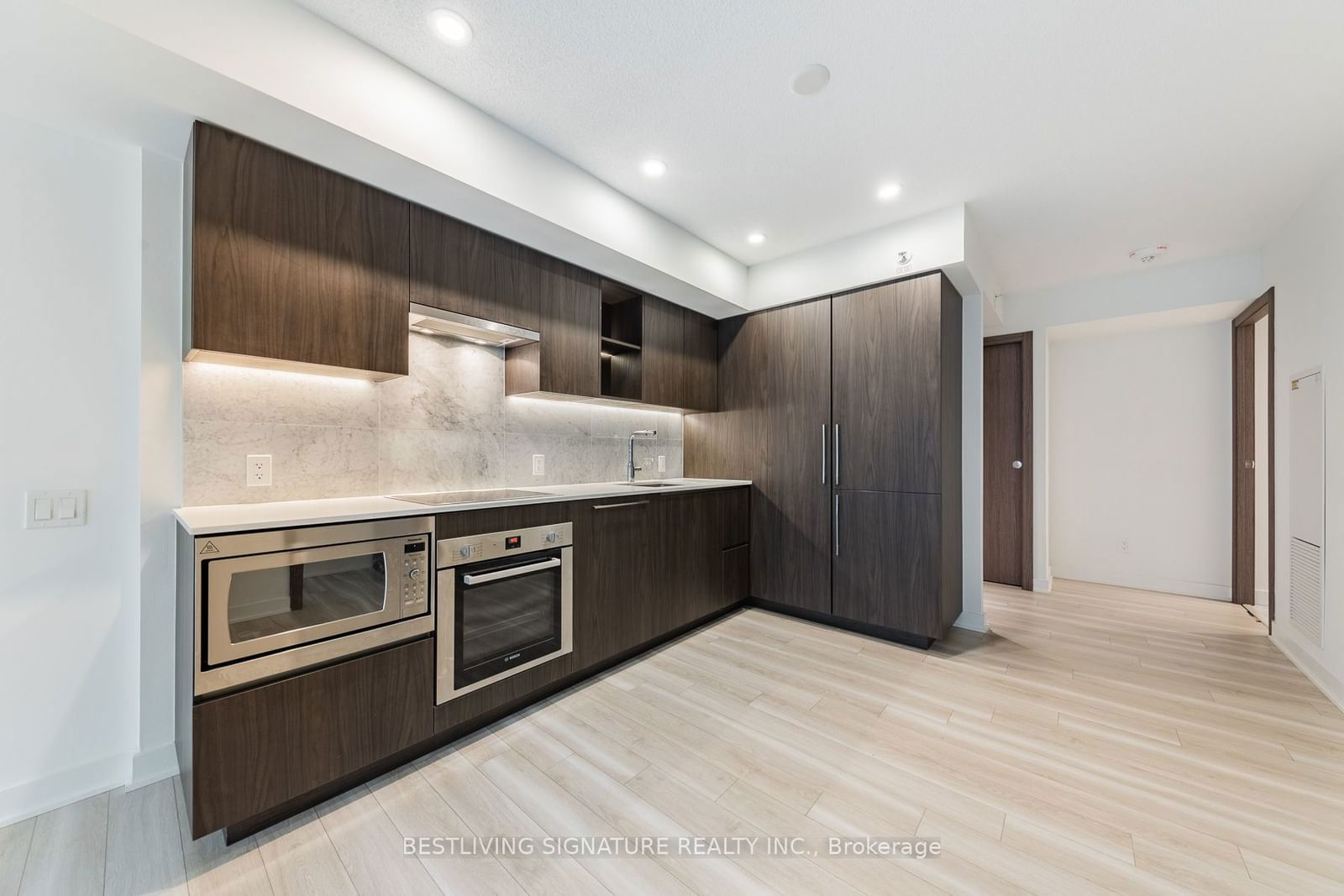 17 Bathurst St, unit 701 for sale