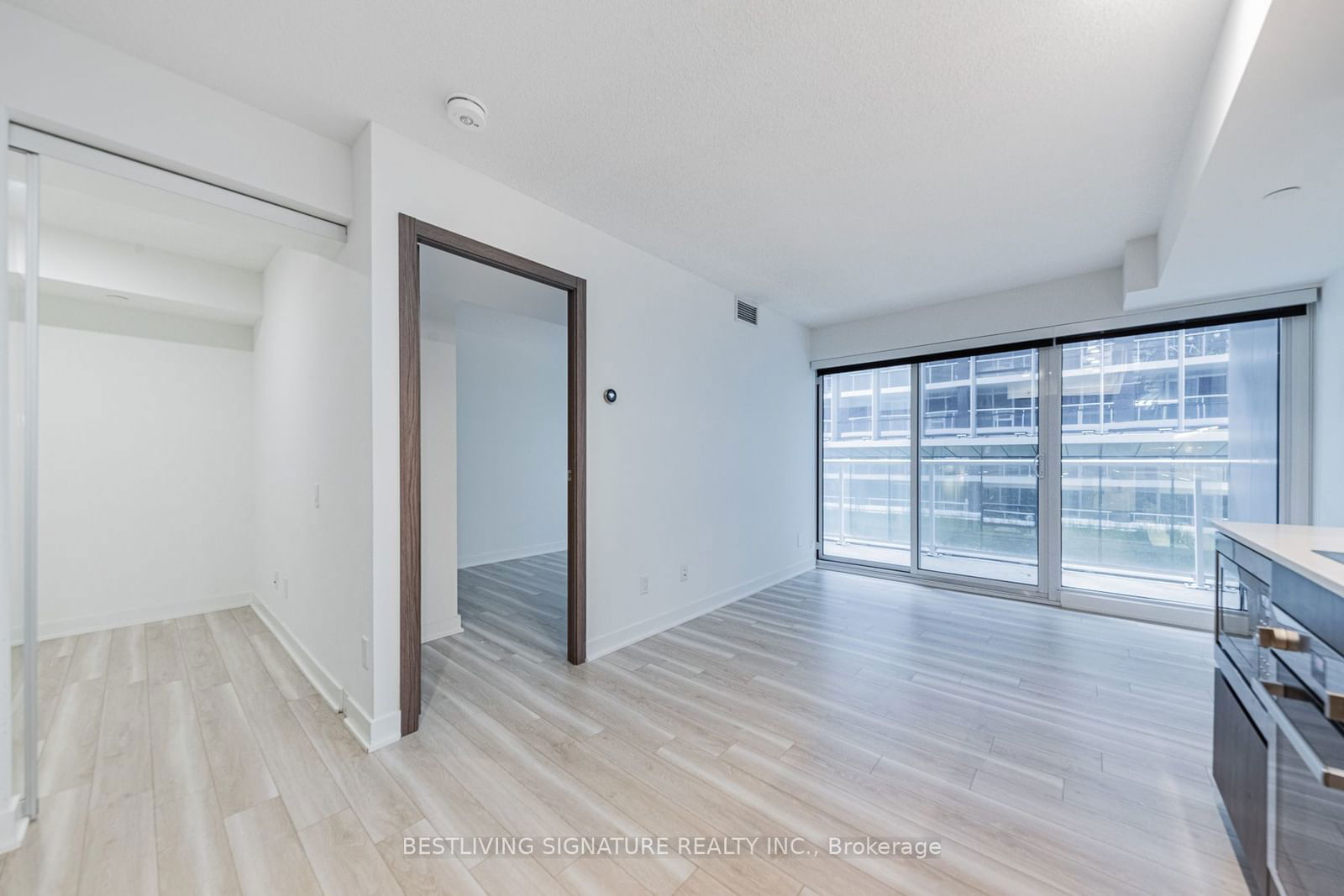 17 Bathurst St, unit 701 for sale