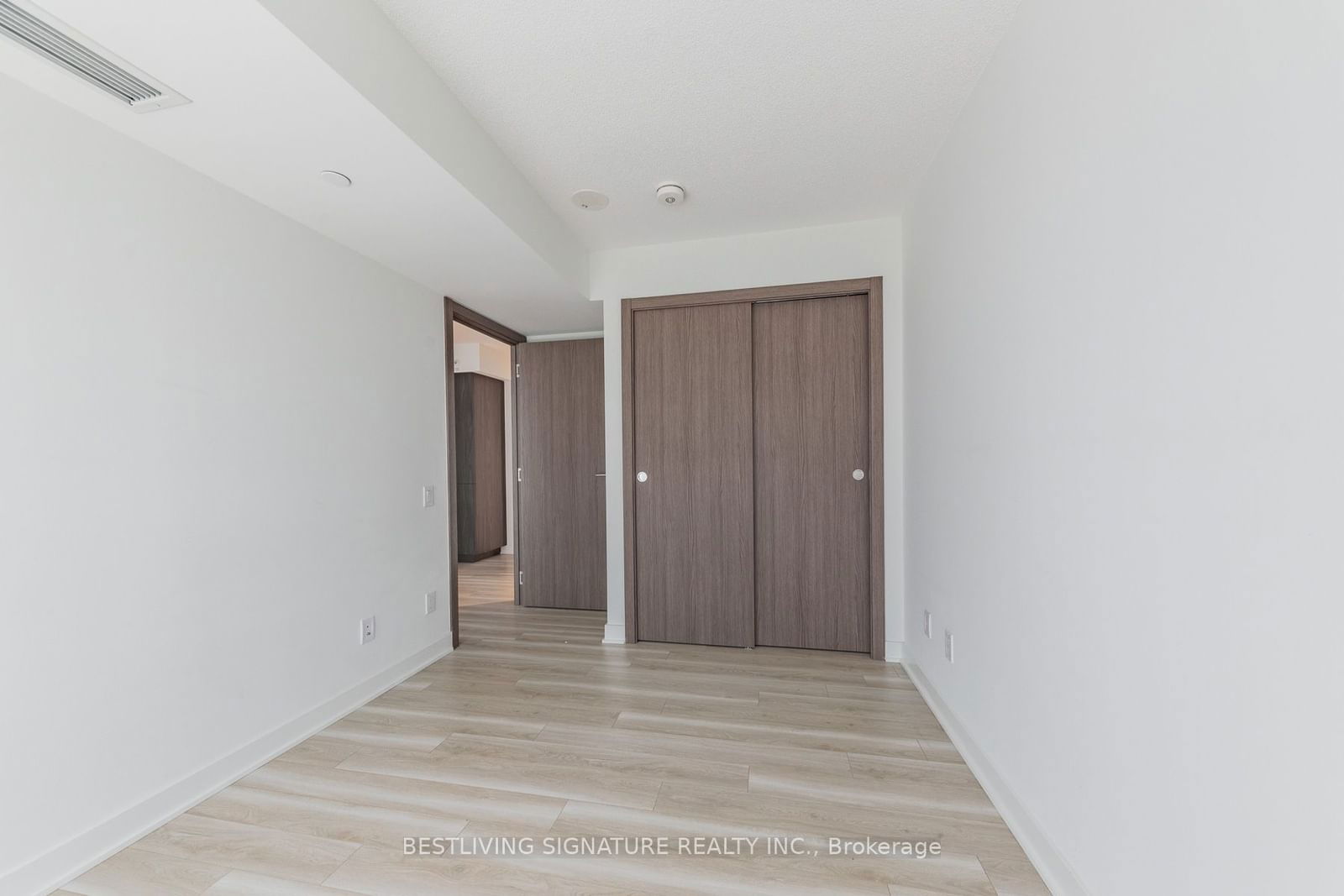 17 Bathurst St, unit 701 for sale - image #19