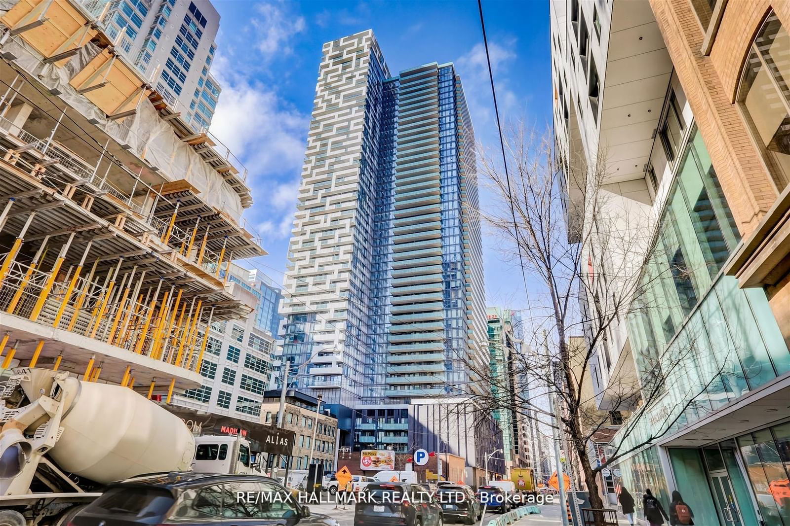 25 Richmond St E, unit 2406 for rent