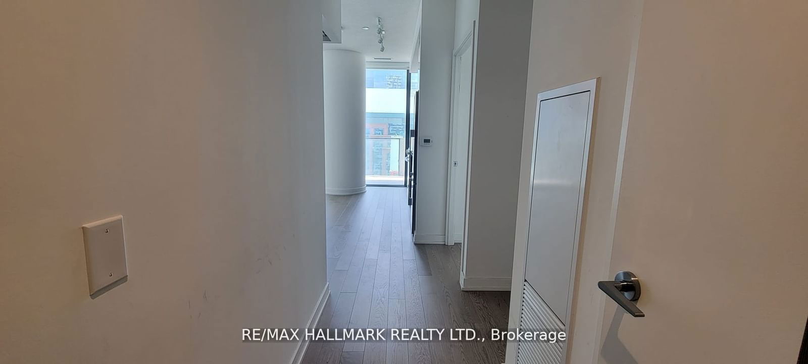 25 Richmond St E, unit 2406 for rent - image #5