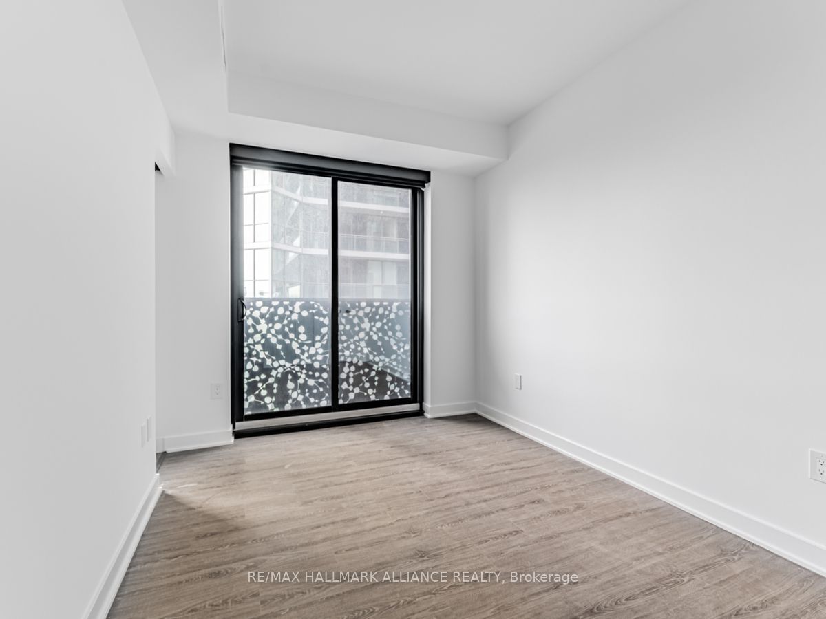 55 Charles St E, unit 3106 for sale