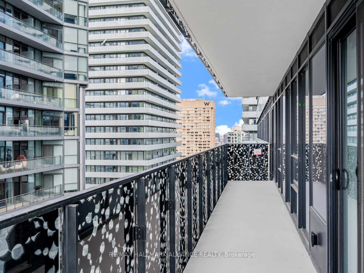 55 Charles St E, unit 3106 for sale - image #8