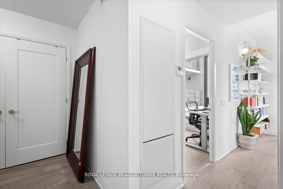 280 Howland Ave, unit 302 for sale - image #8