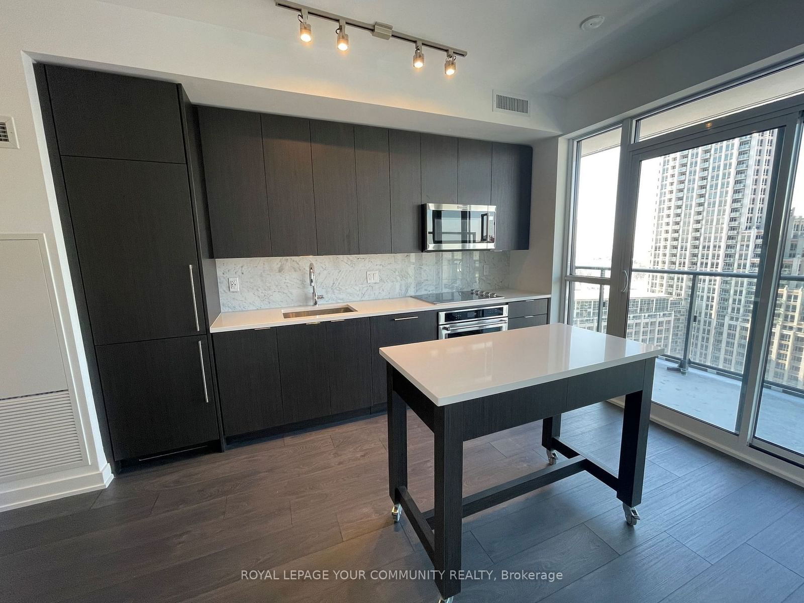 38 Iannuzzi St, unit 2103 for rent