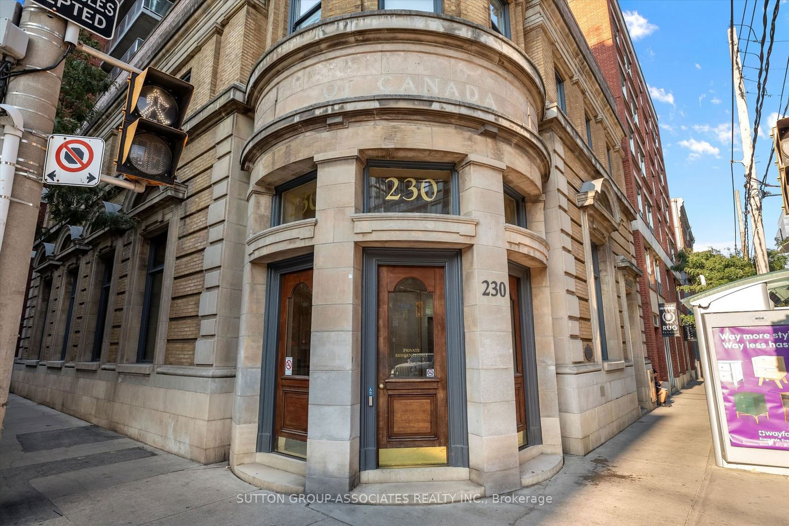 230 King St E, unit 1413 for sale - image #2