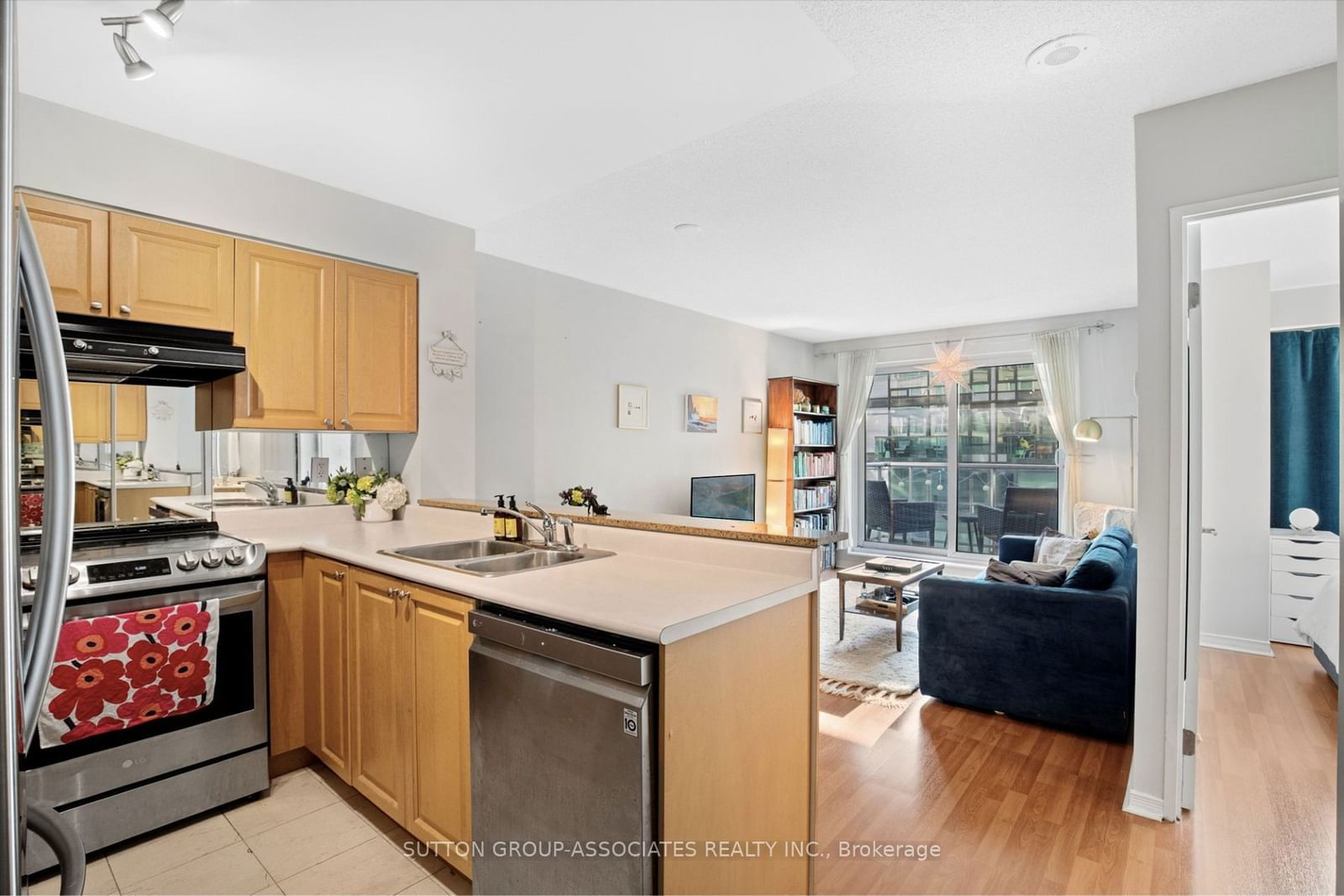 230 King St E, unit 1413 for sale - image #6