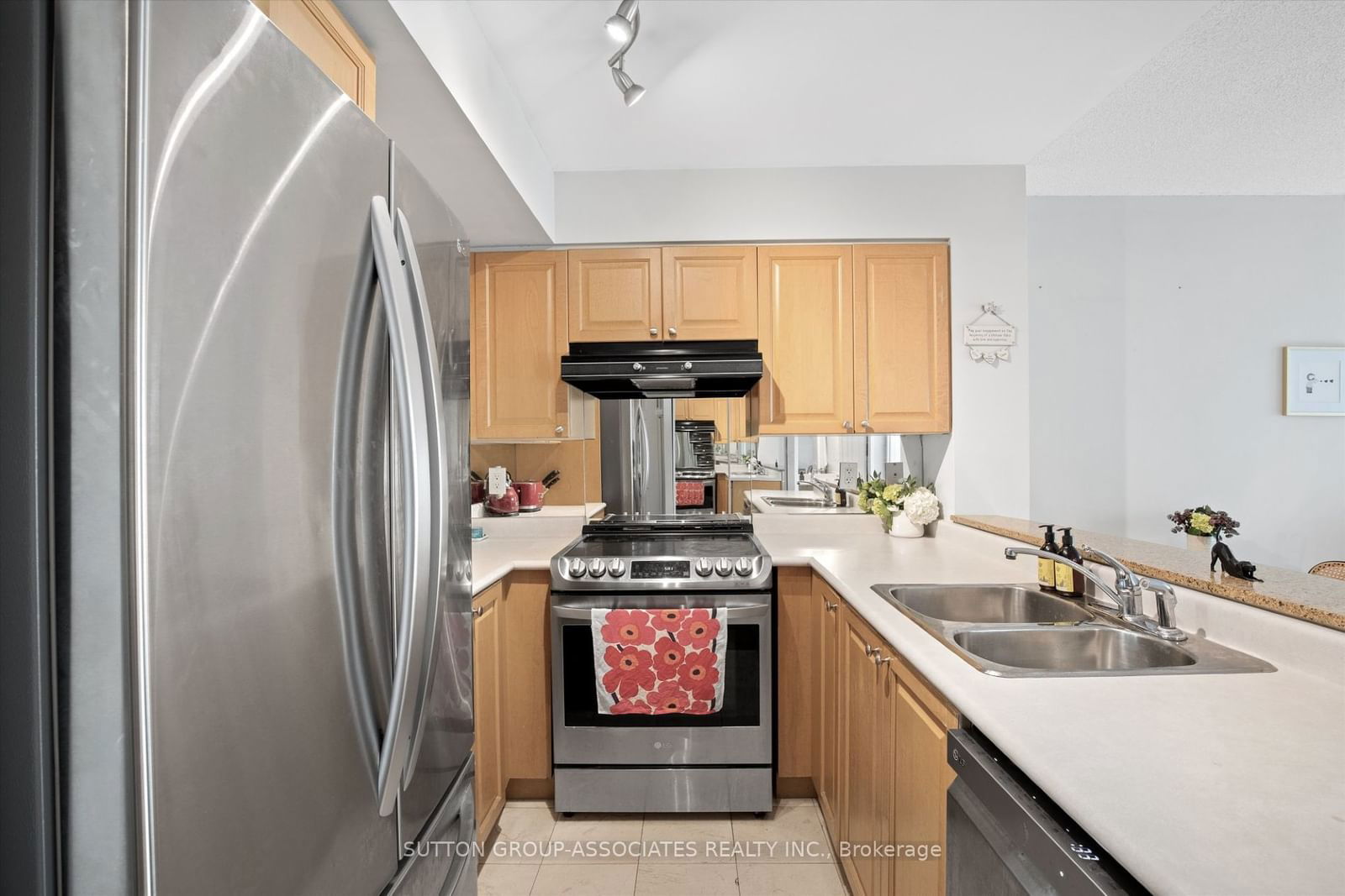 230 King St E, unit 1413 for sale - image #8