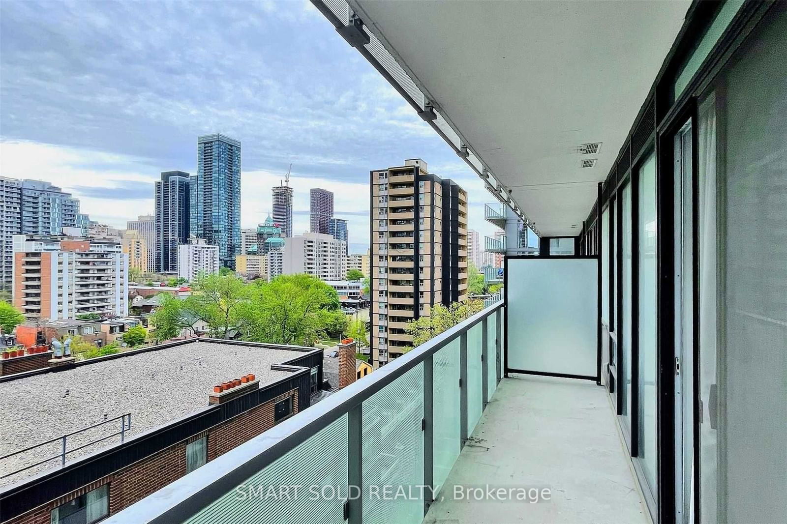 28 Wellesley St E, unit 909 for rent - image #3