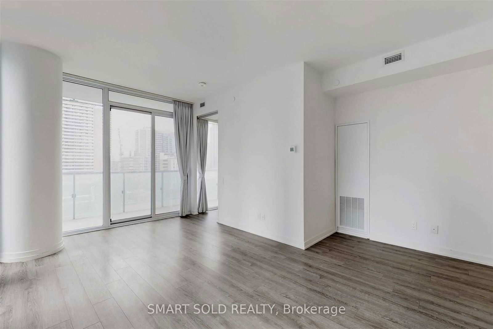 28 Wellesley St E, unit 909 for rent - image #6