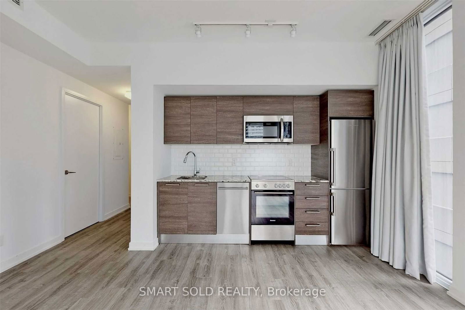 28 Wellesley St E, unit 909 for rent - image #8