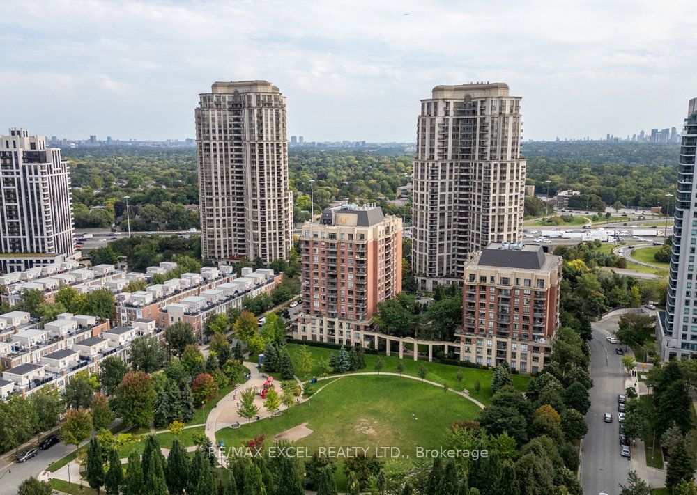 78 Harrison Garden Blvd, unit 103 for sale - image #1