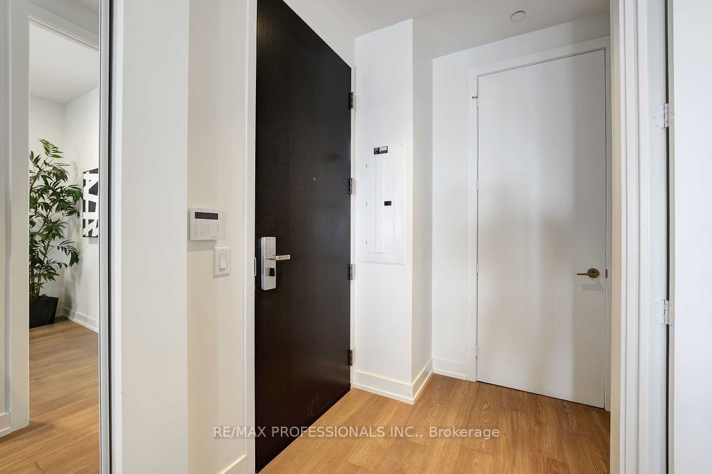 7 Grenville St, unit 6512 for sale - image #2