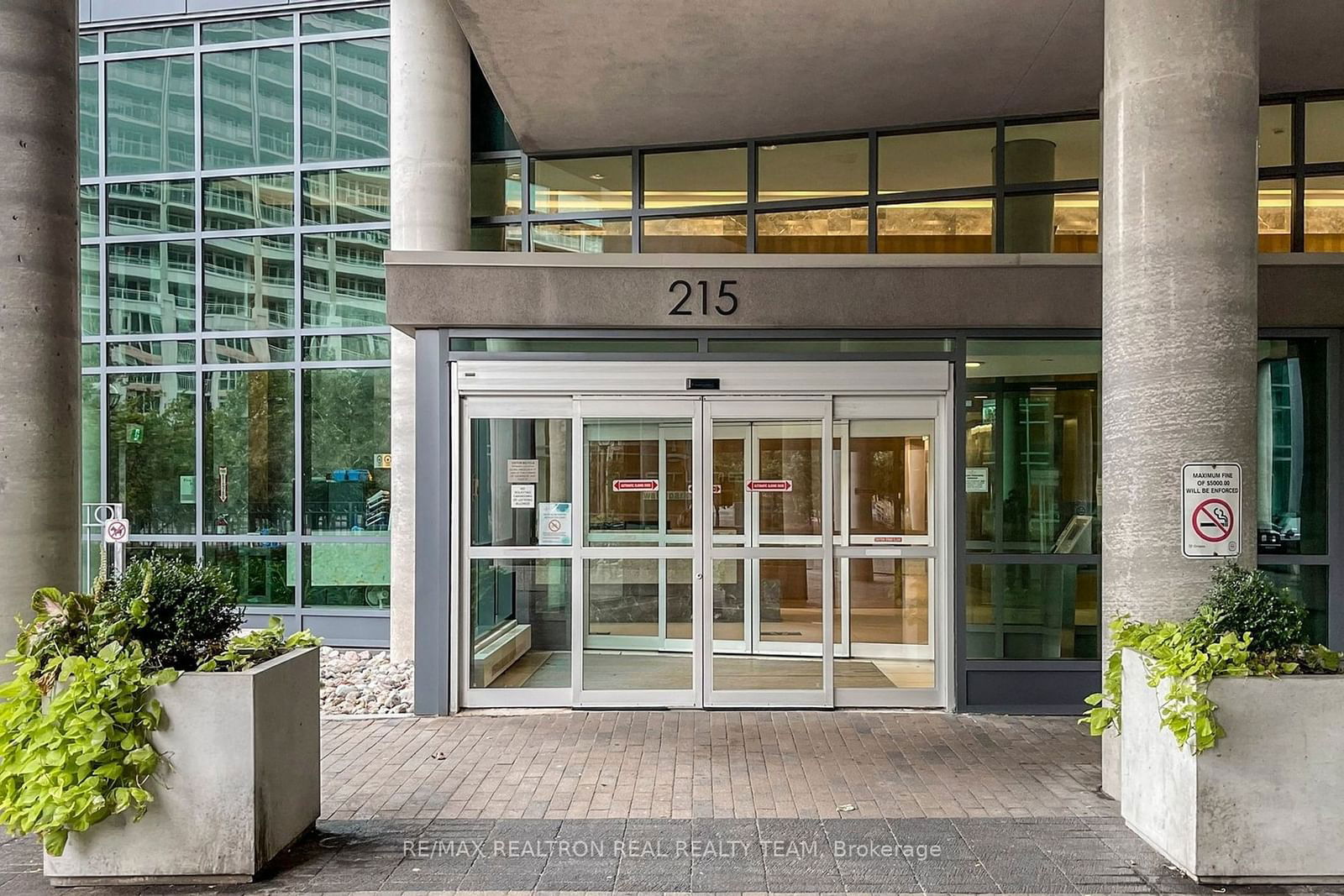 215 Fort York Blvd, unit 3801 for sale - image #2