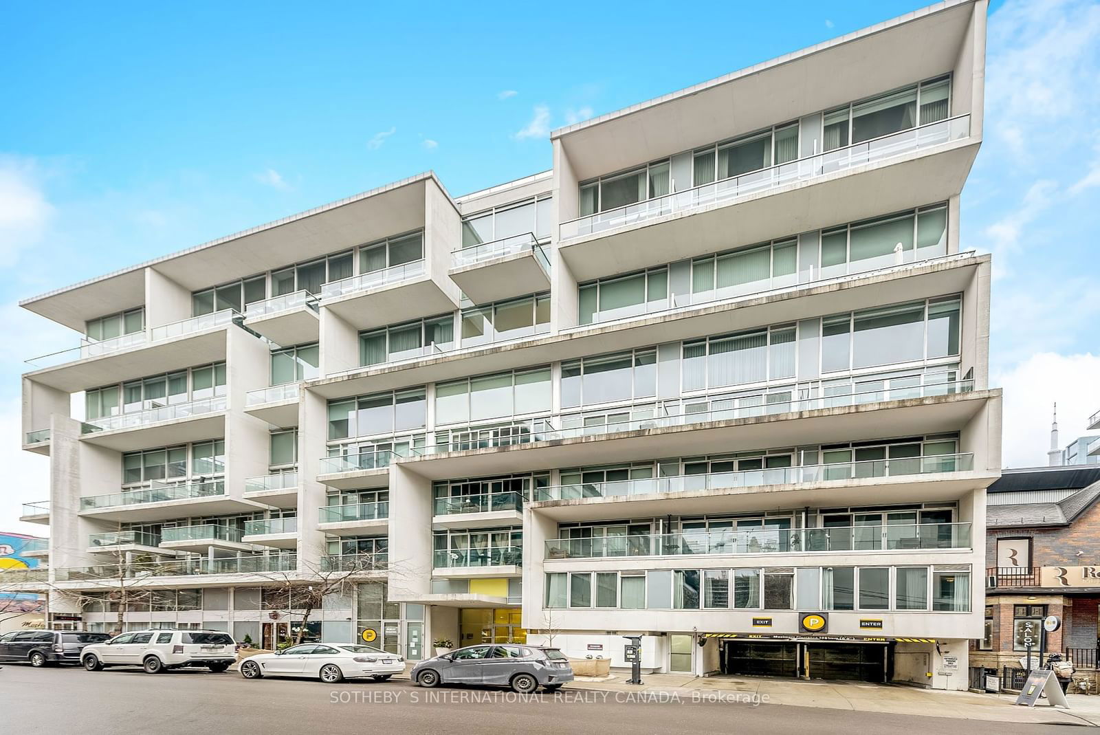 75 Portland St, unit 918 for sale