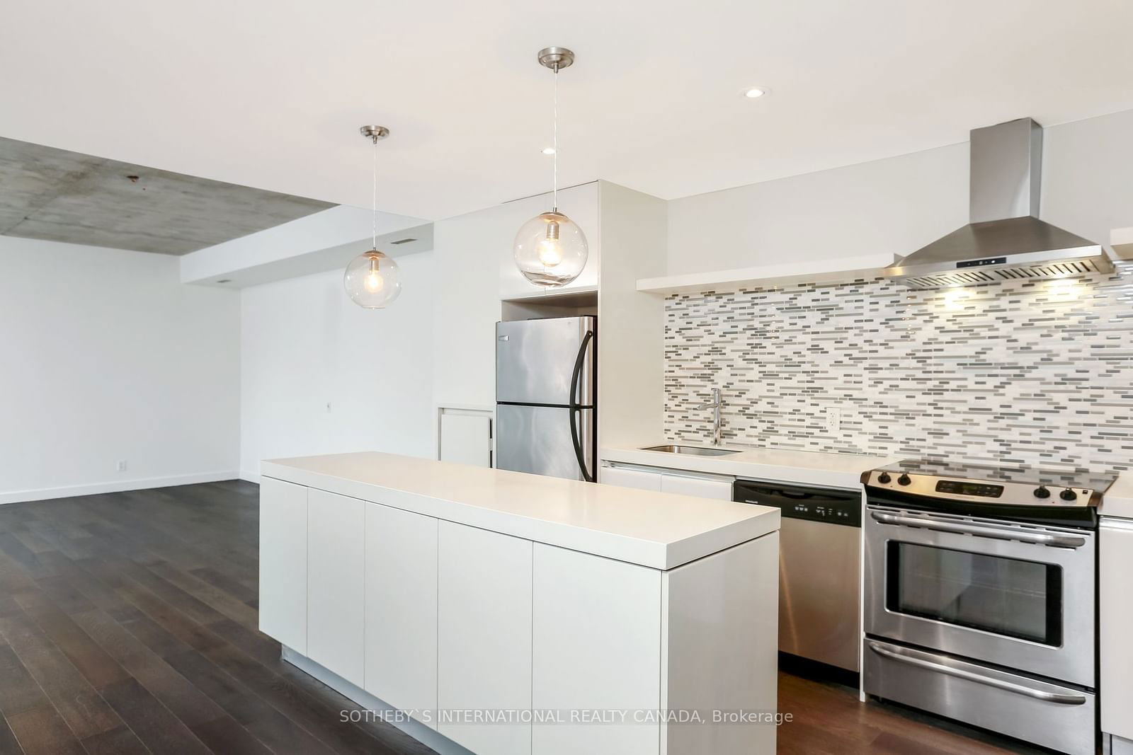 75 Portland St, unit 918 for sale - image #12