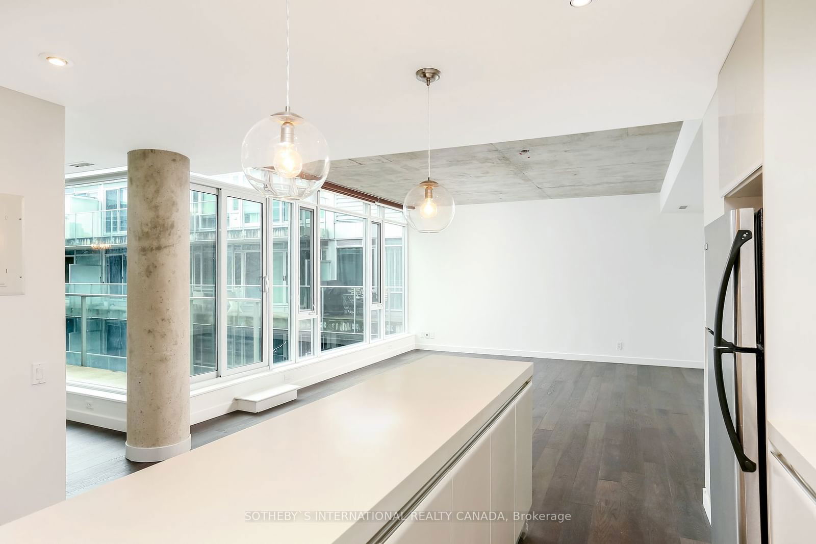 75 Portland St, unit 918 for sale - image #13