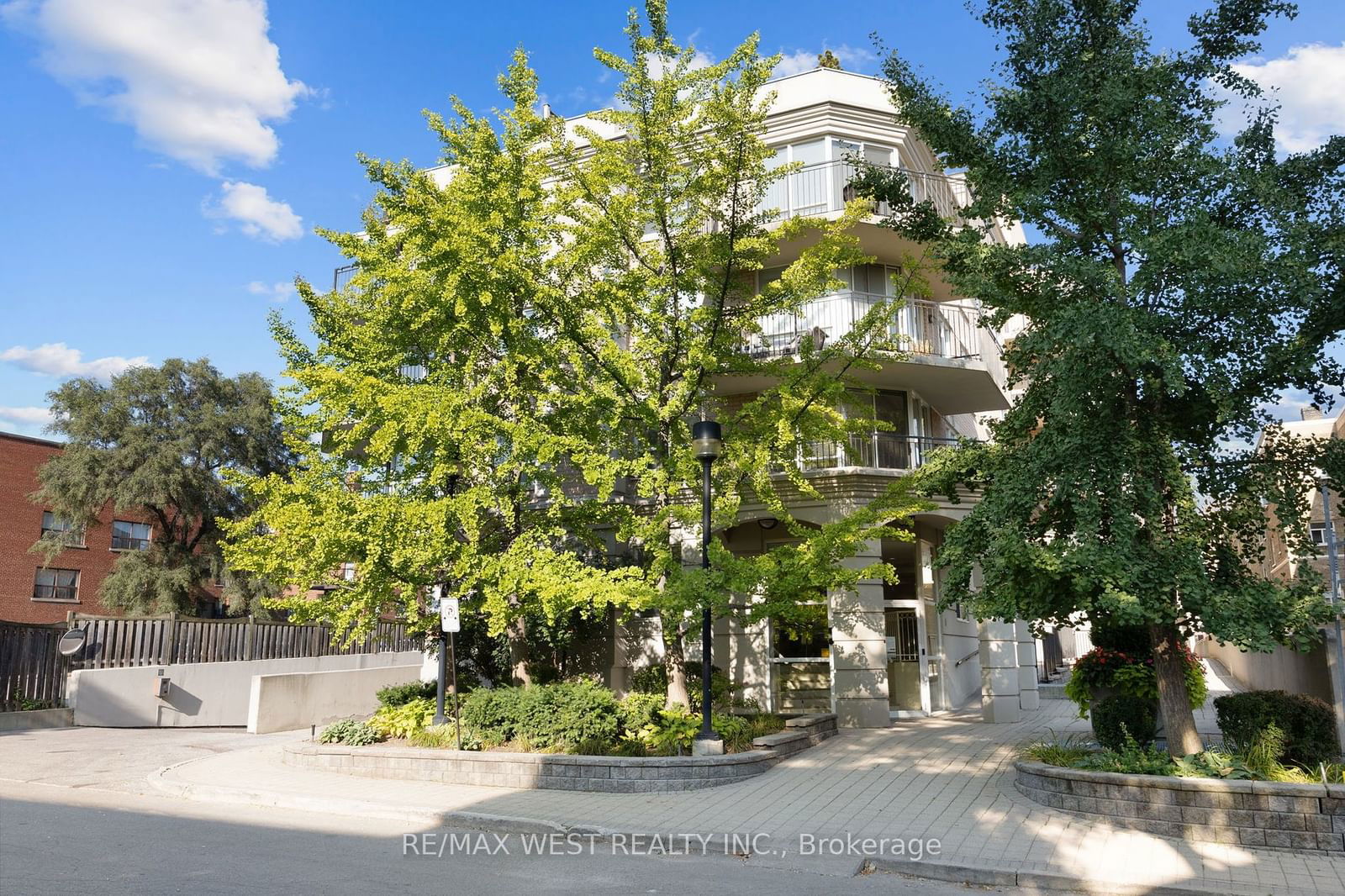 55 Lorindale Ave, unit 201 for sale - image #2