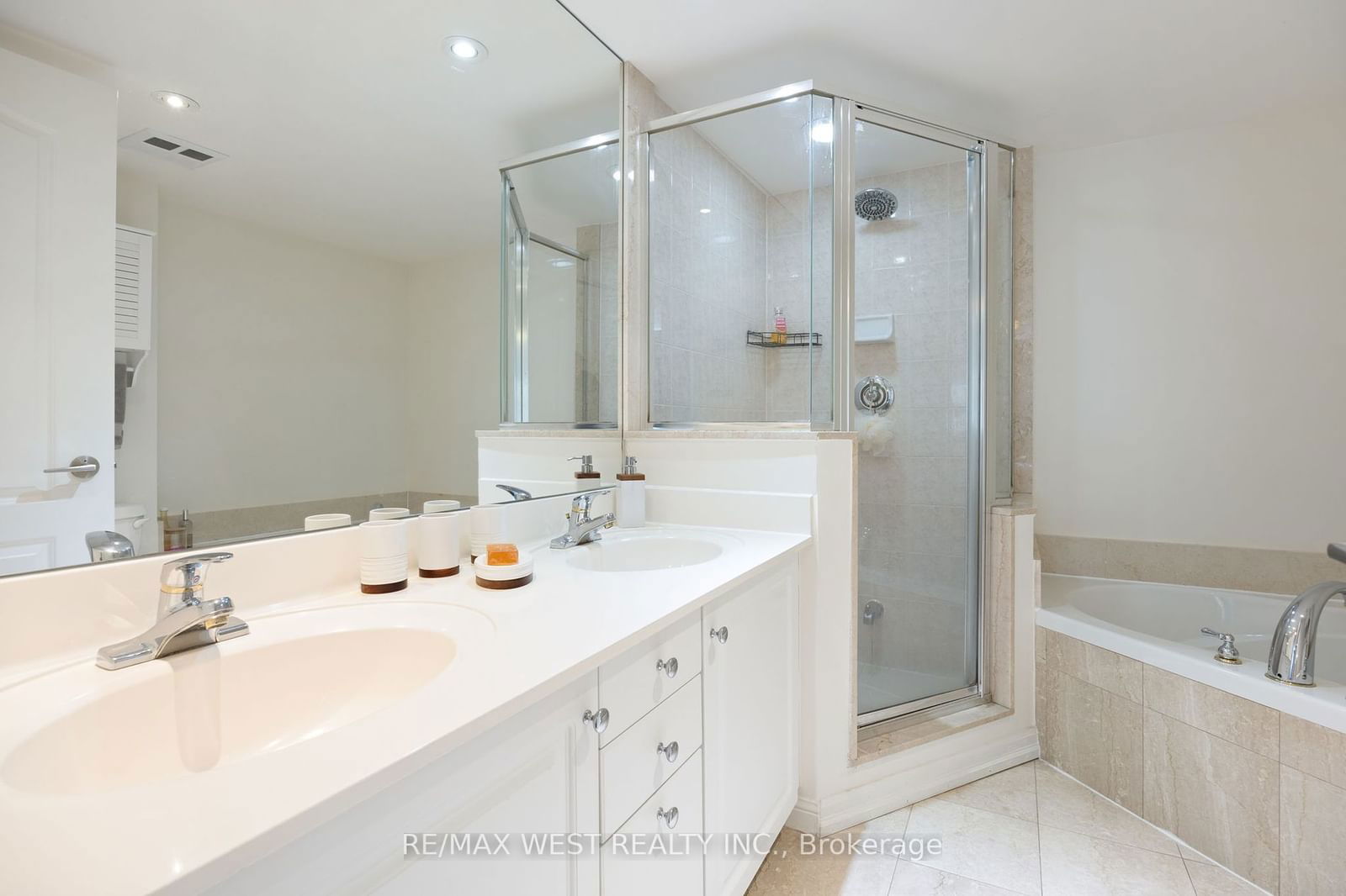 55 Lorindale Ave, unit 201 for sale - image #21