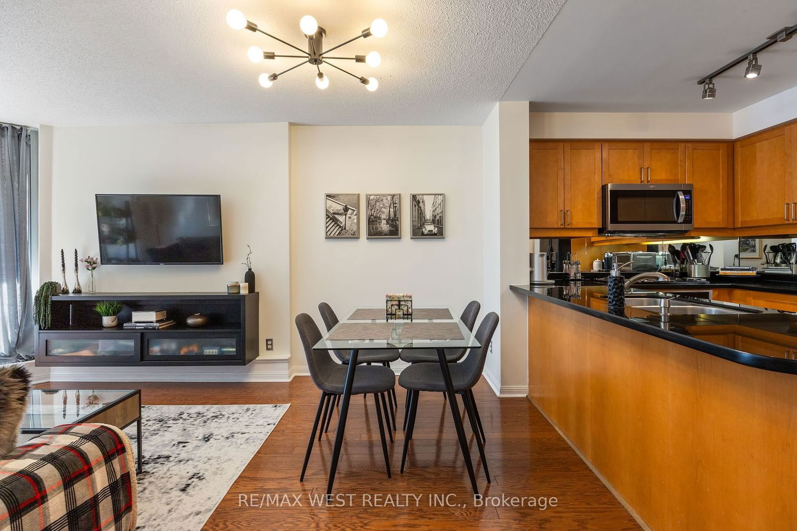 55 Lorindale Ave, unit 201 for sale - image #8