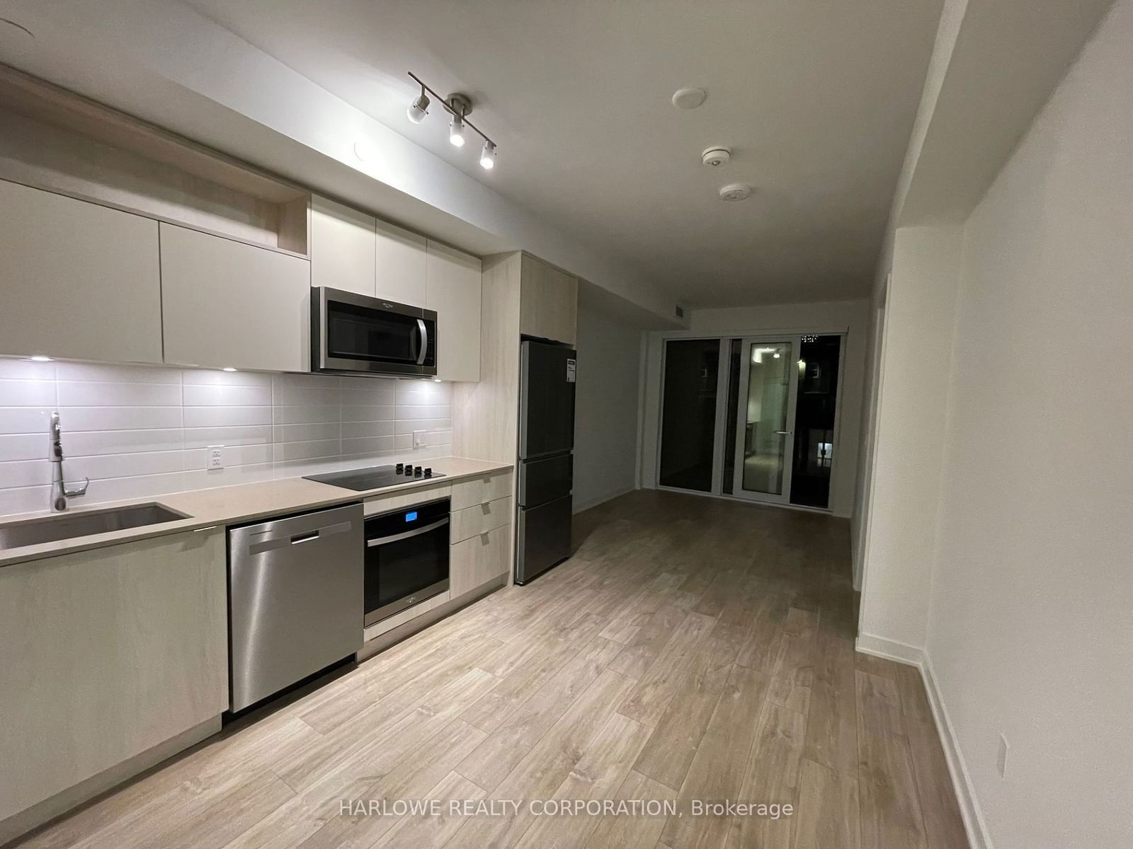 135 Lower Sherbourne St, unit 562 W for rent