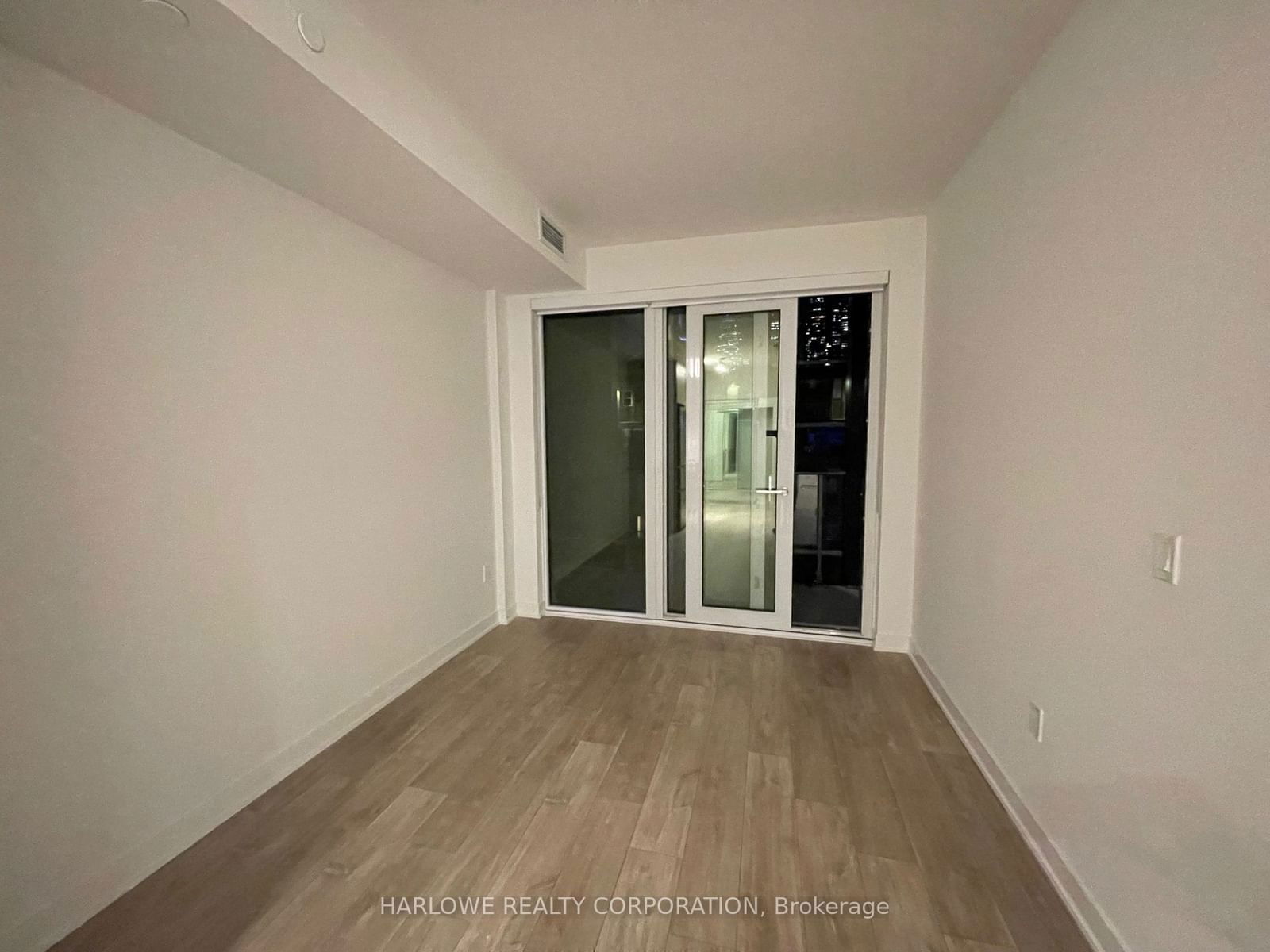 135 Lower Sherbourne St, unit 562 W for rent - image #3