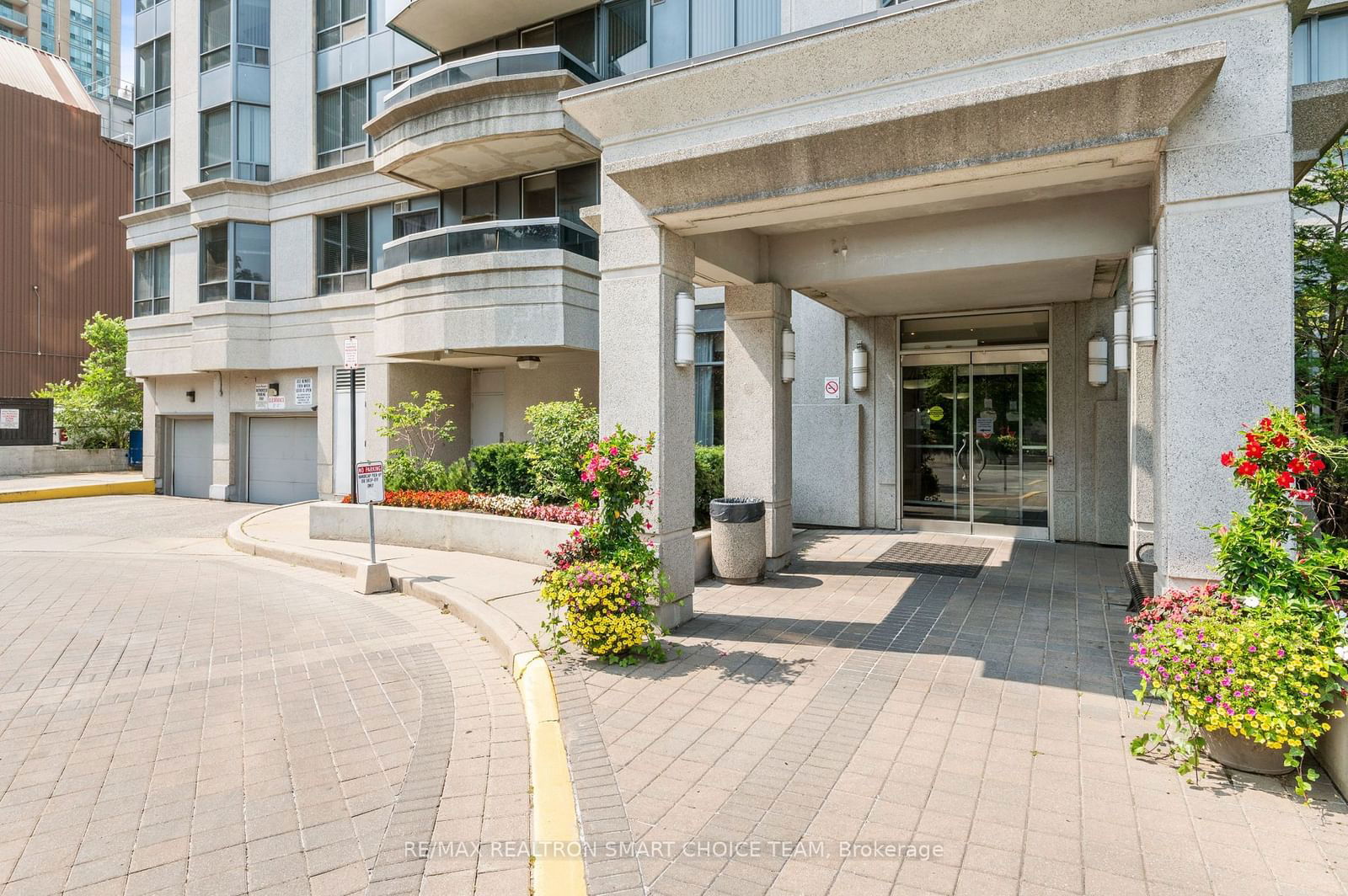 35 Finch Ave E, unit 306 for sale