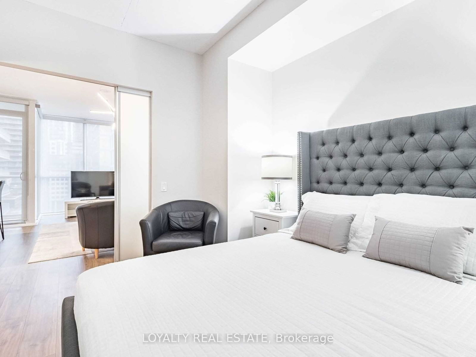 88 Blue Jays Way, unit 1404 for rent - image #8